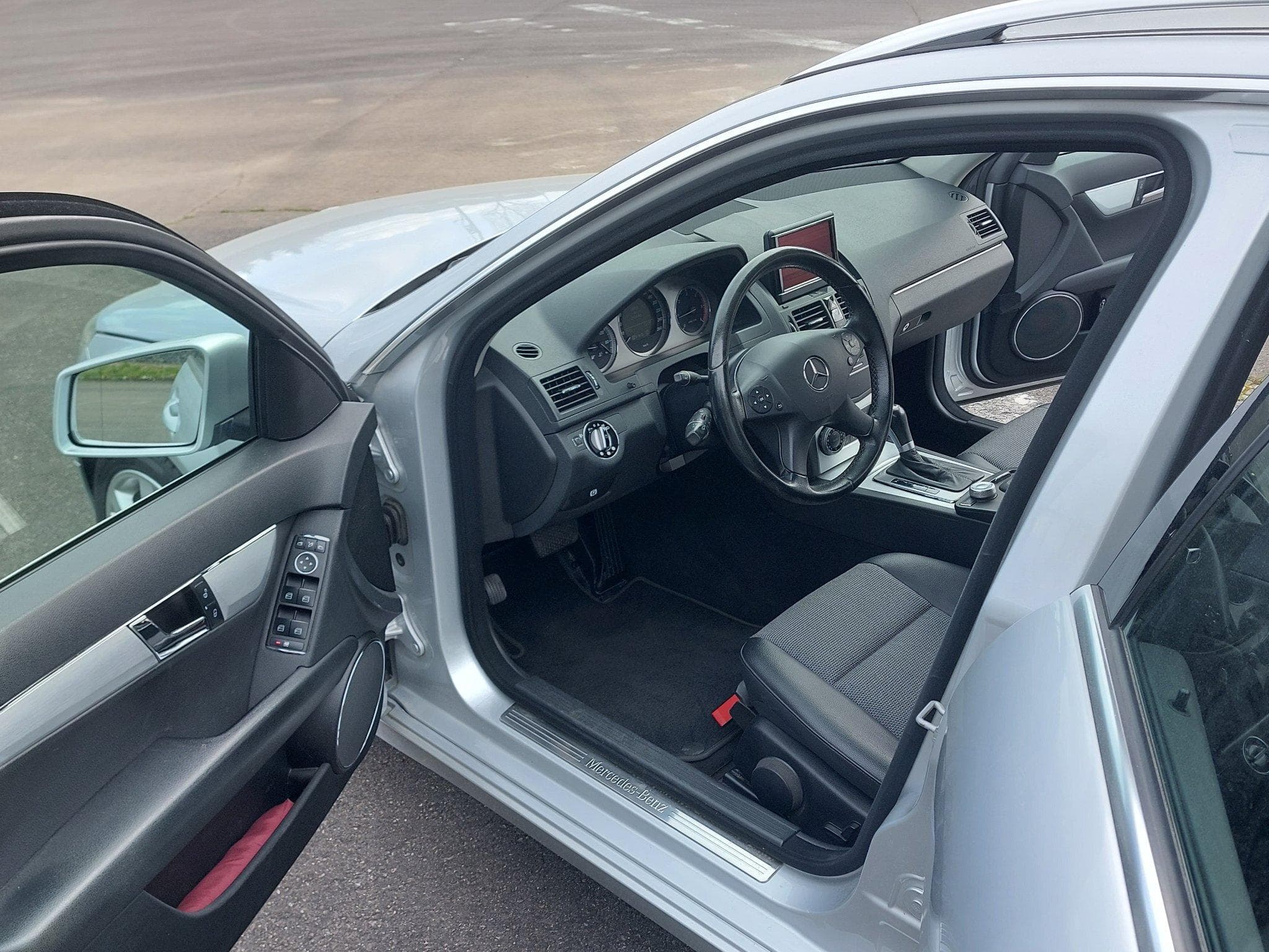 Mercedes C 220 Avantgarde (2008) - Photo 2