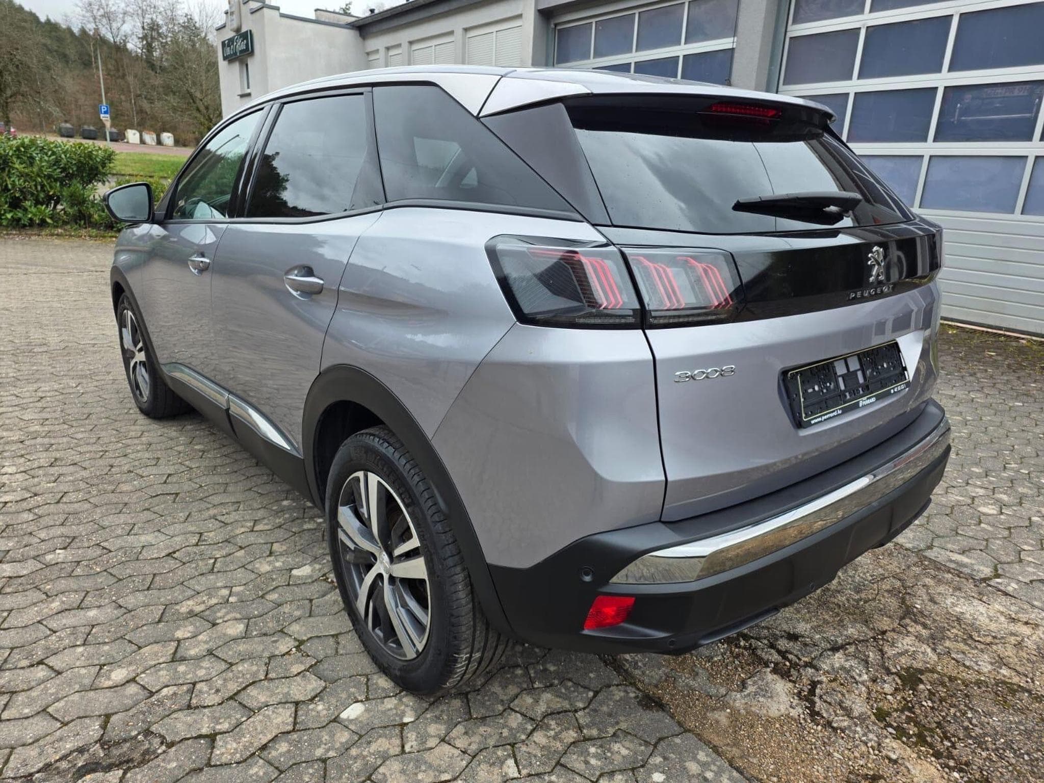 Peugeot 3008 1.5 D Automatique (2022) - Photo 4