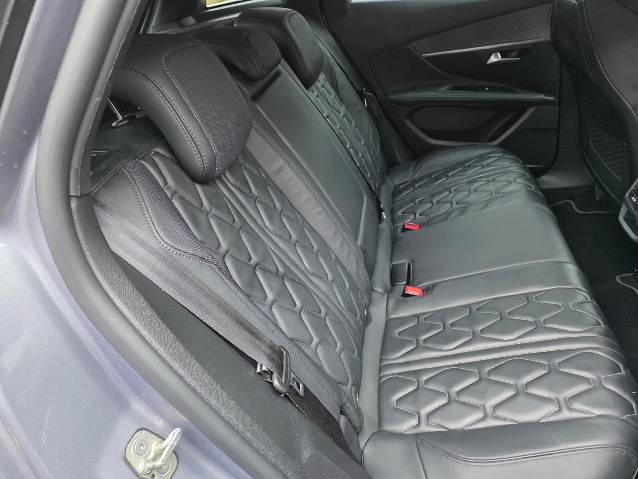 Peugeot 3008 1.5 D Automatique (2022) - Photo 9