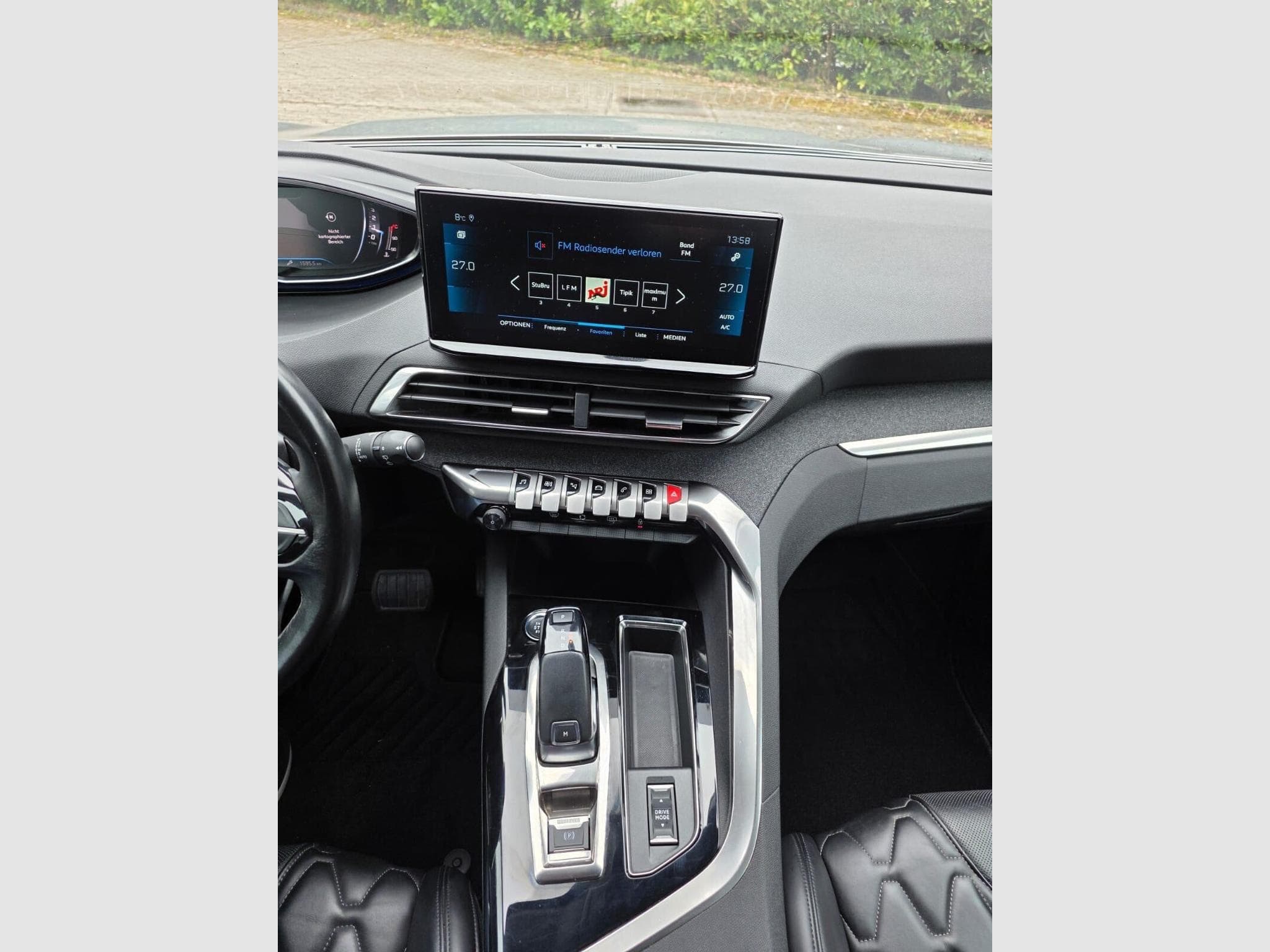 Peugeot 3008 1.5 D Automatique (2022) - Photo 8