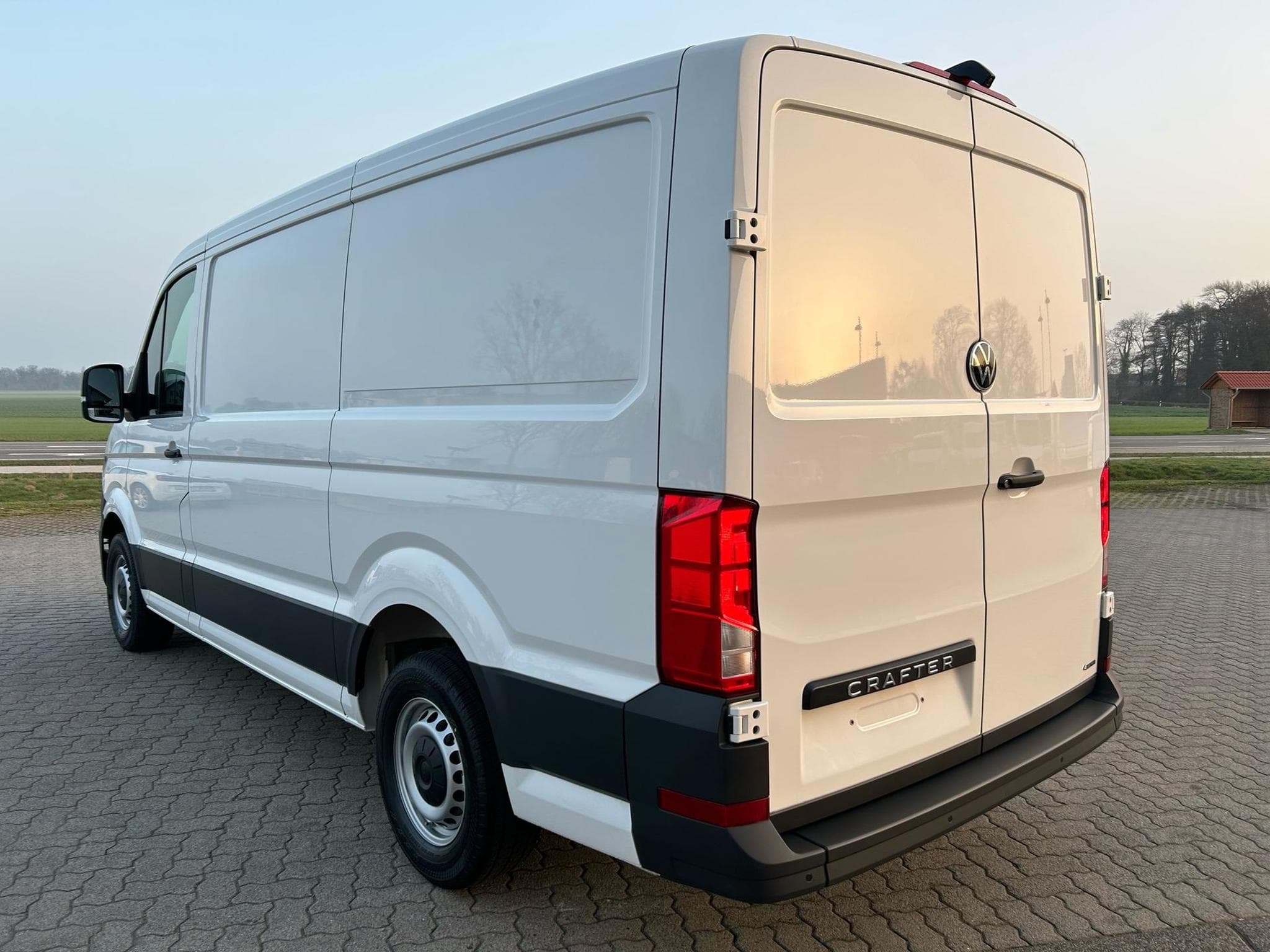 VW Crafter 35 2.0 TDI (2026) - Photo 16