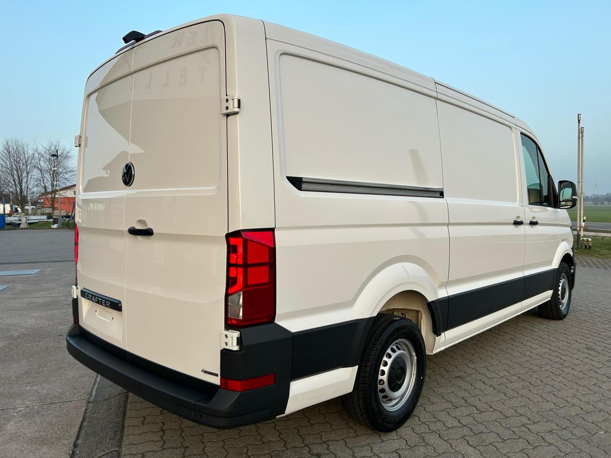VW Crafter 35 2.0 TDI (2026) - Photo 19