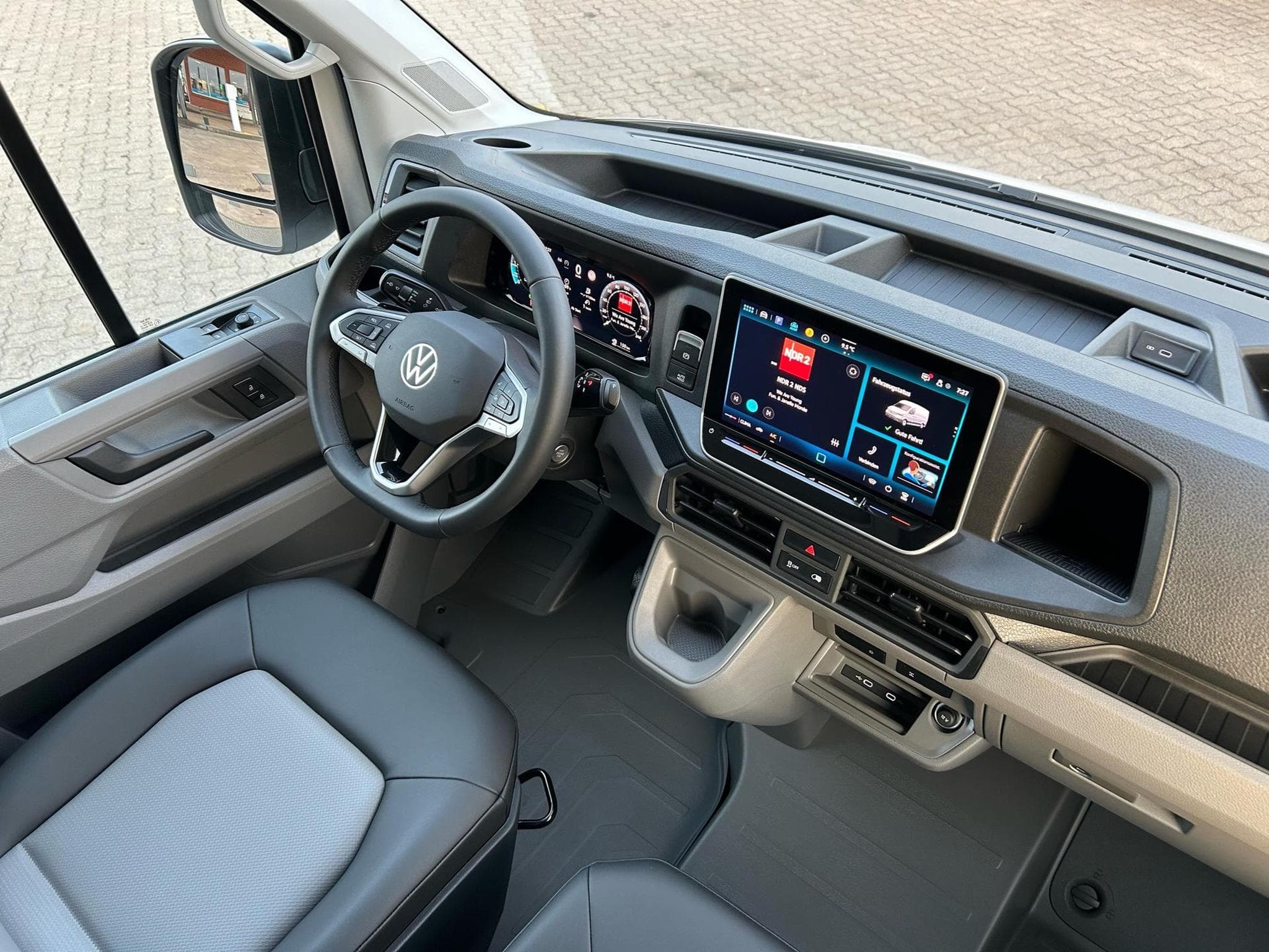 VW Crafter 35 2.0 TDI (2026) - Photo 7