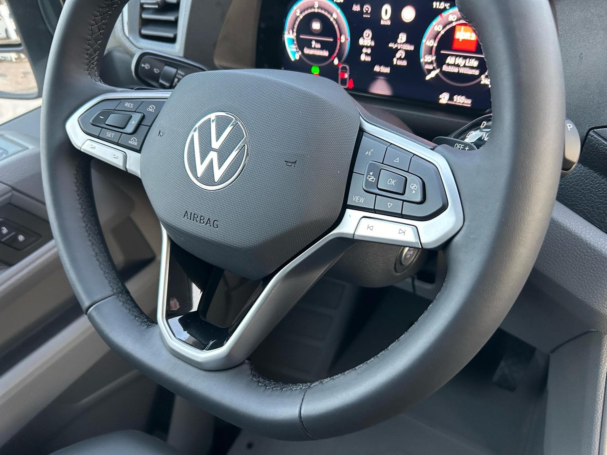 VW Crafter 35 2.0 TDI (2026) - Photo 8