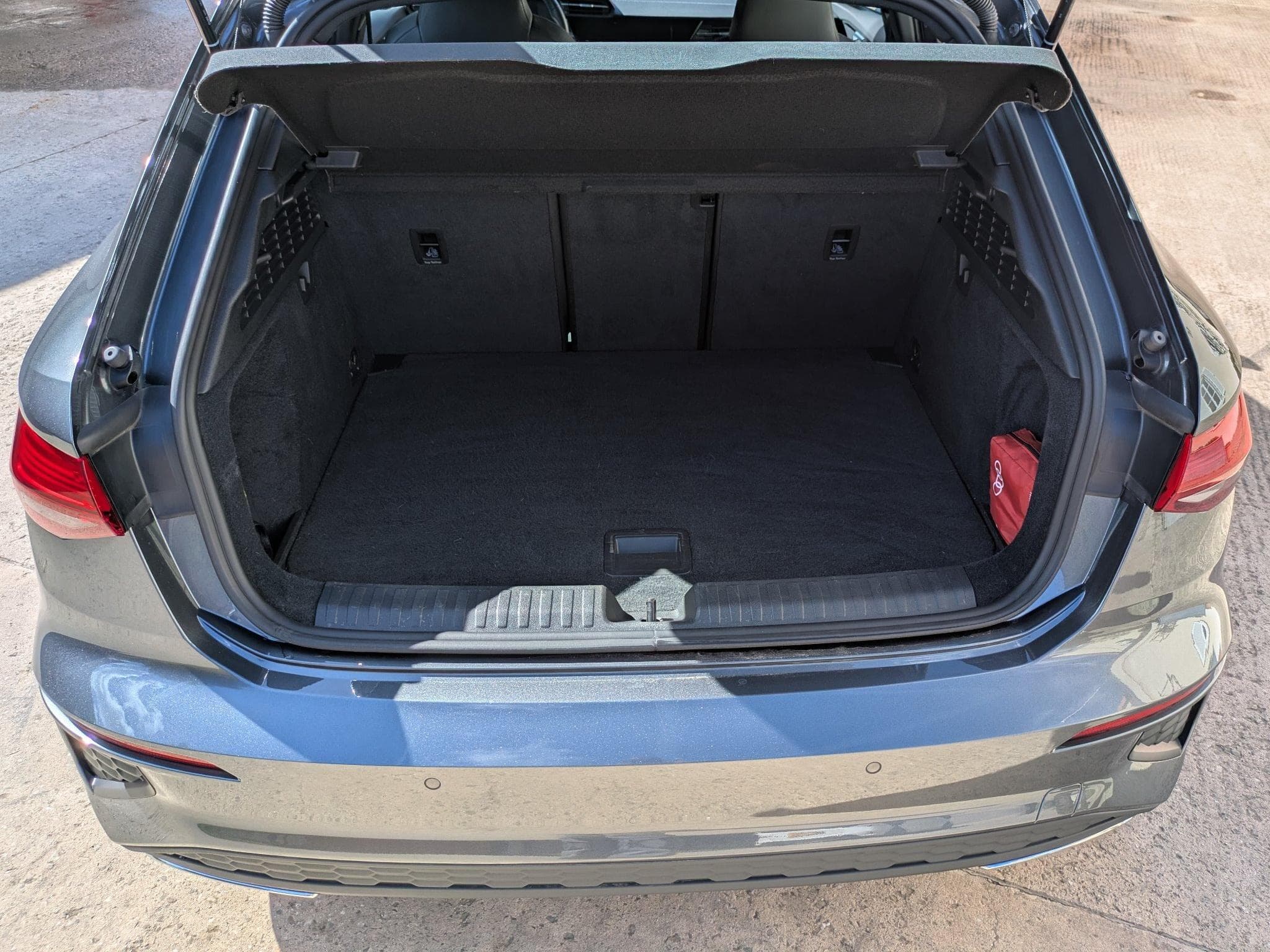 Audi A3 Sportback 35 TDI S-Line (2023) - Photo 6