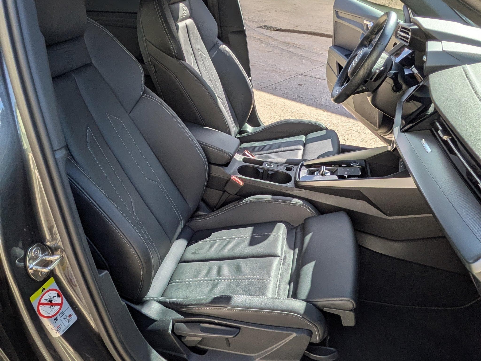 Audi A3 Sportback 35 TDI S-Line (2023) - Photo 12