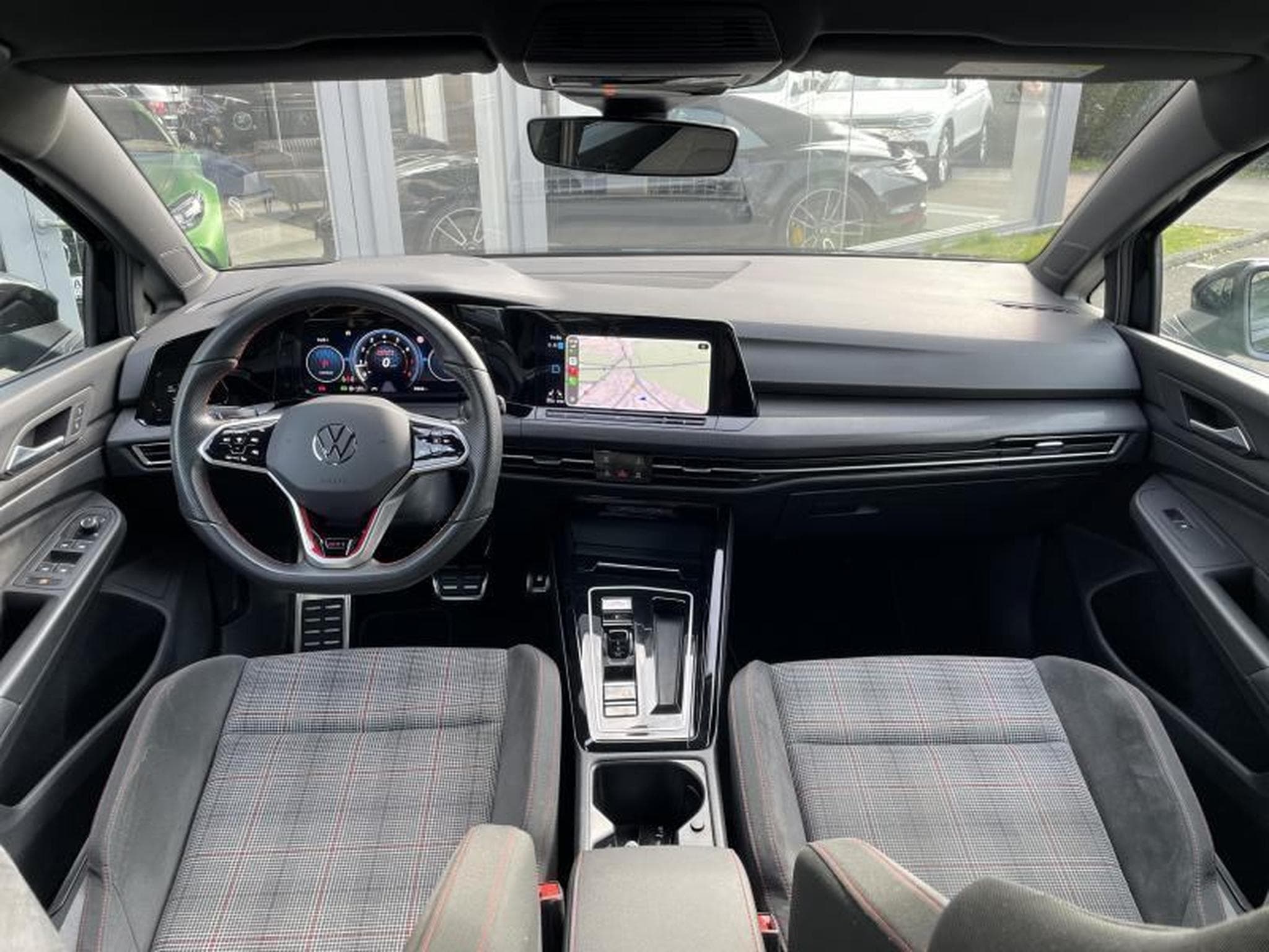 VW Golf 8 GTI 2.0 TSI DSG7 (2024) - Photo 13