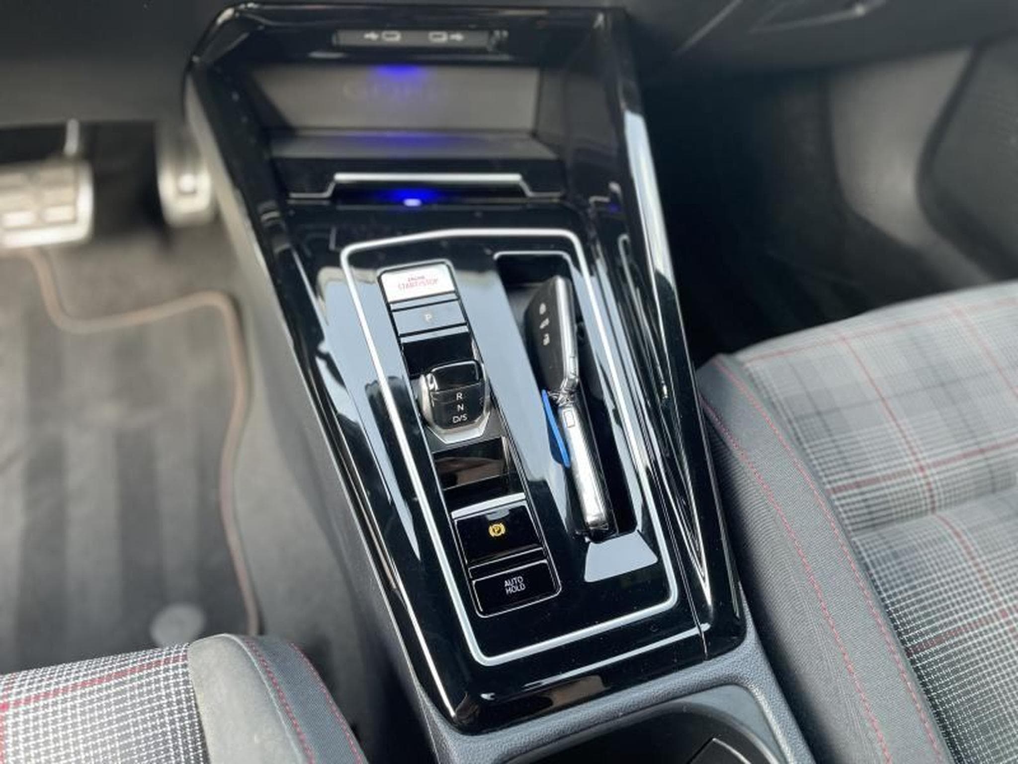 VW Golf 8 GTI 2.0 TSI DSG7 (2024) - Photo 9