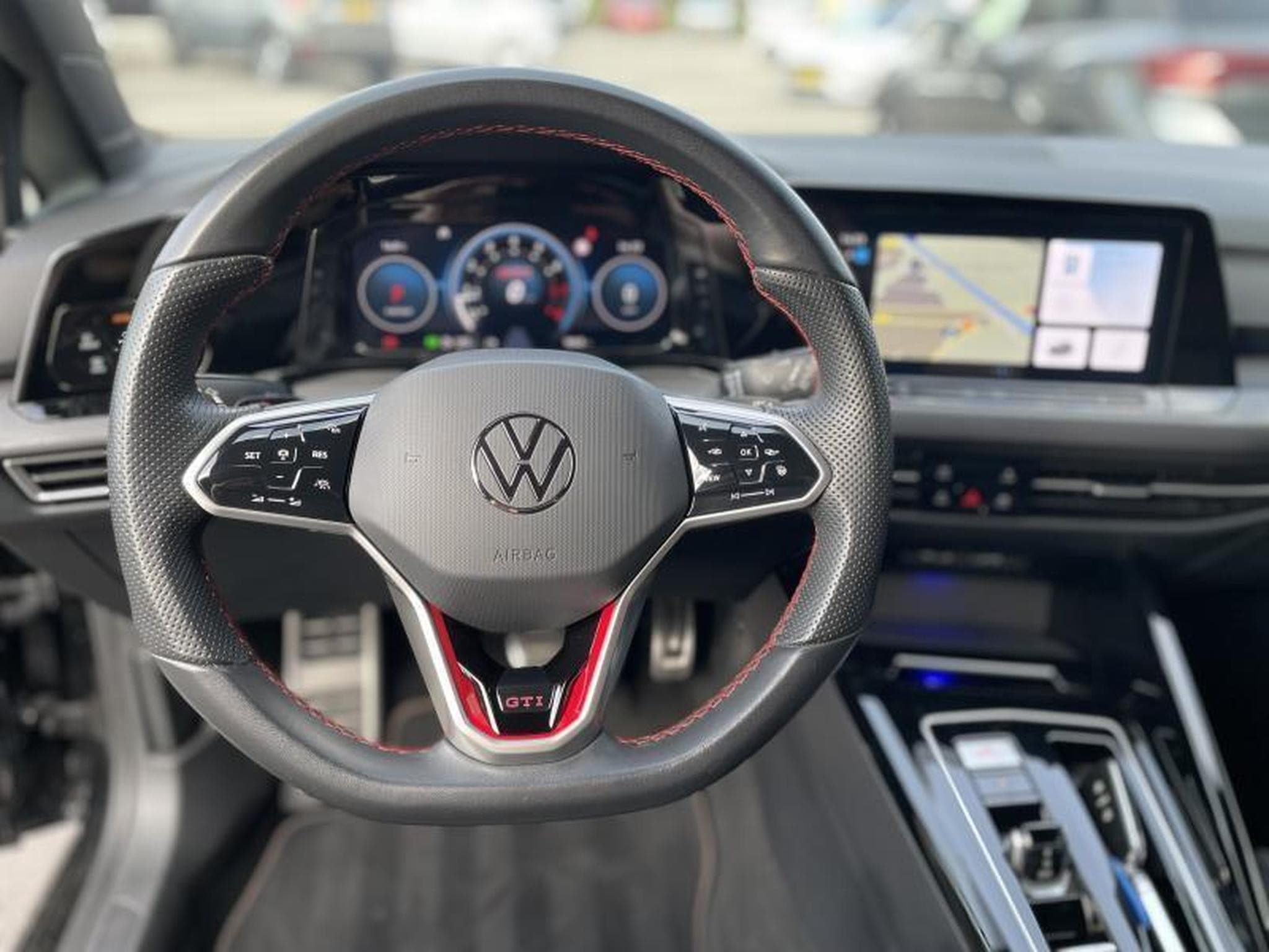 VW Golf 8 GTI 2.0 TSI DSG7 (2024) - Photo 8