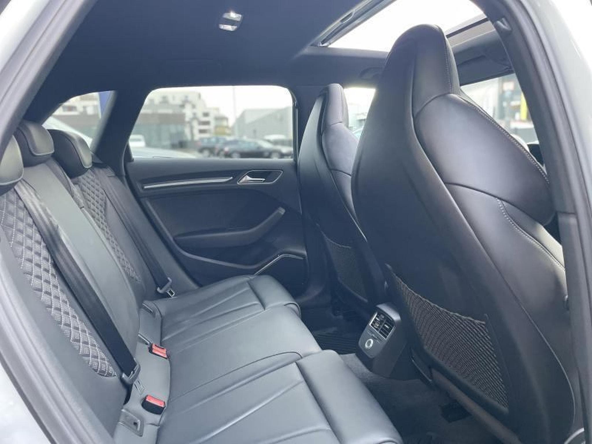 Audi RS3 Sportback 2.5 TFSI Quattro S-Tronic (2020) - Foto 5