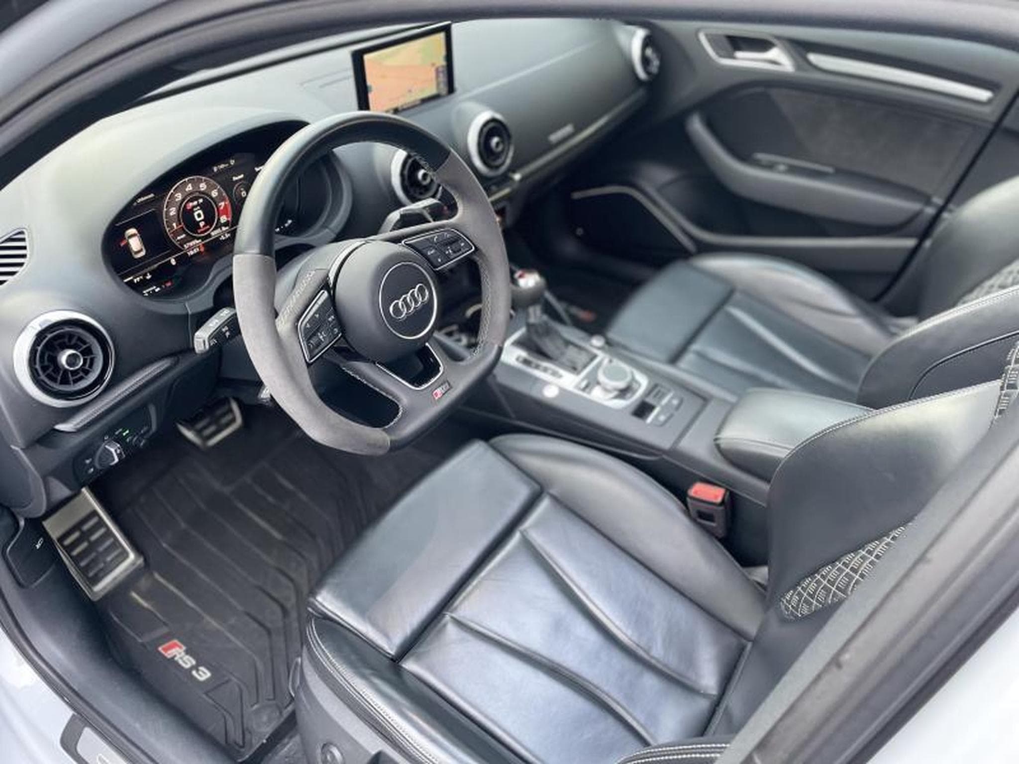 Audi RS3 Sportback 2.5 TFSI Quattro S-Tronic (2020) - Foto 6