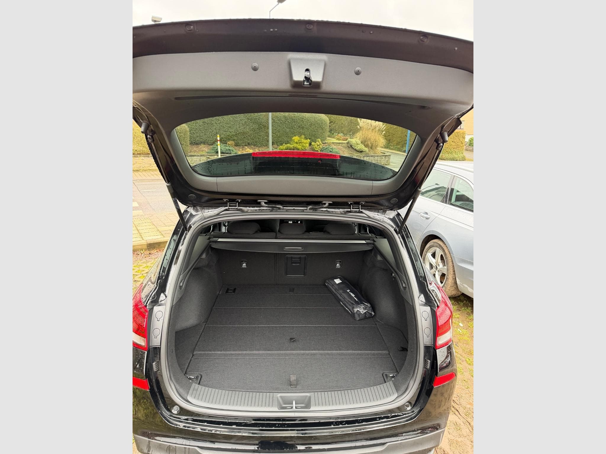 Hyundai i30 N-Line 1.5 T-GDI mHEV DCT (2025) - Photo 6