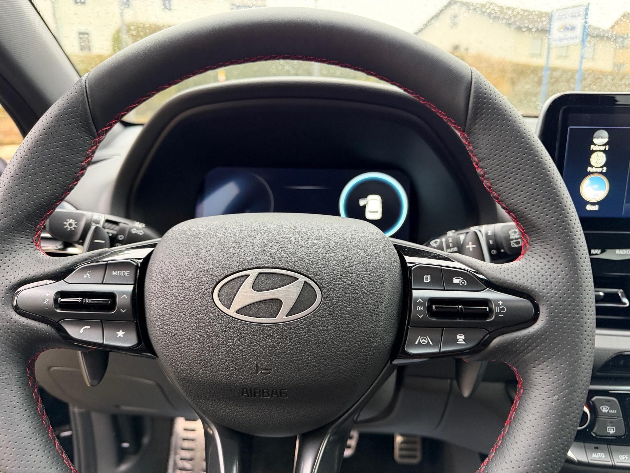 Hyundai i30 N-Line 1.5 T-GDI mHEV DCT (2025) - Photo 12