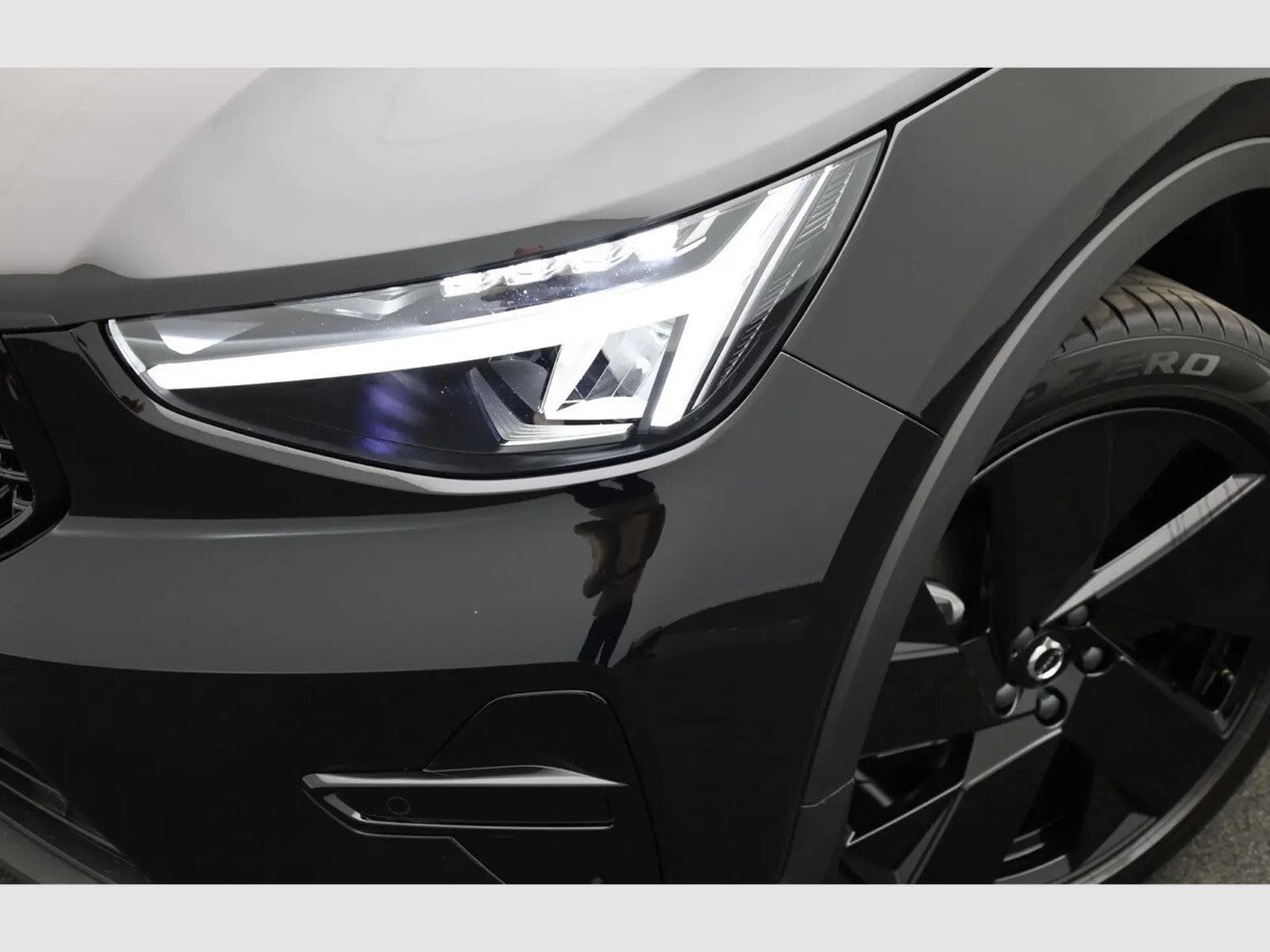 Volvo XC40 (2026) - Photo 5