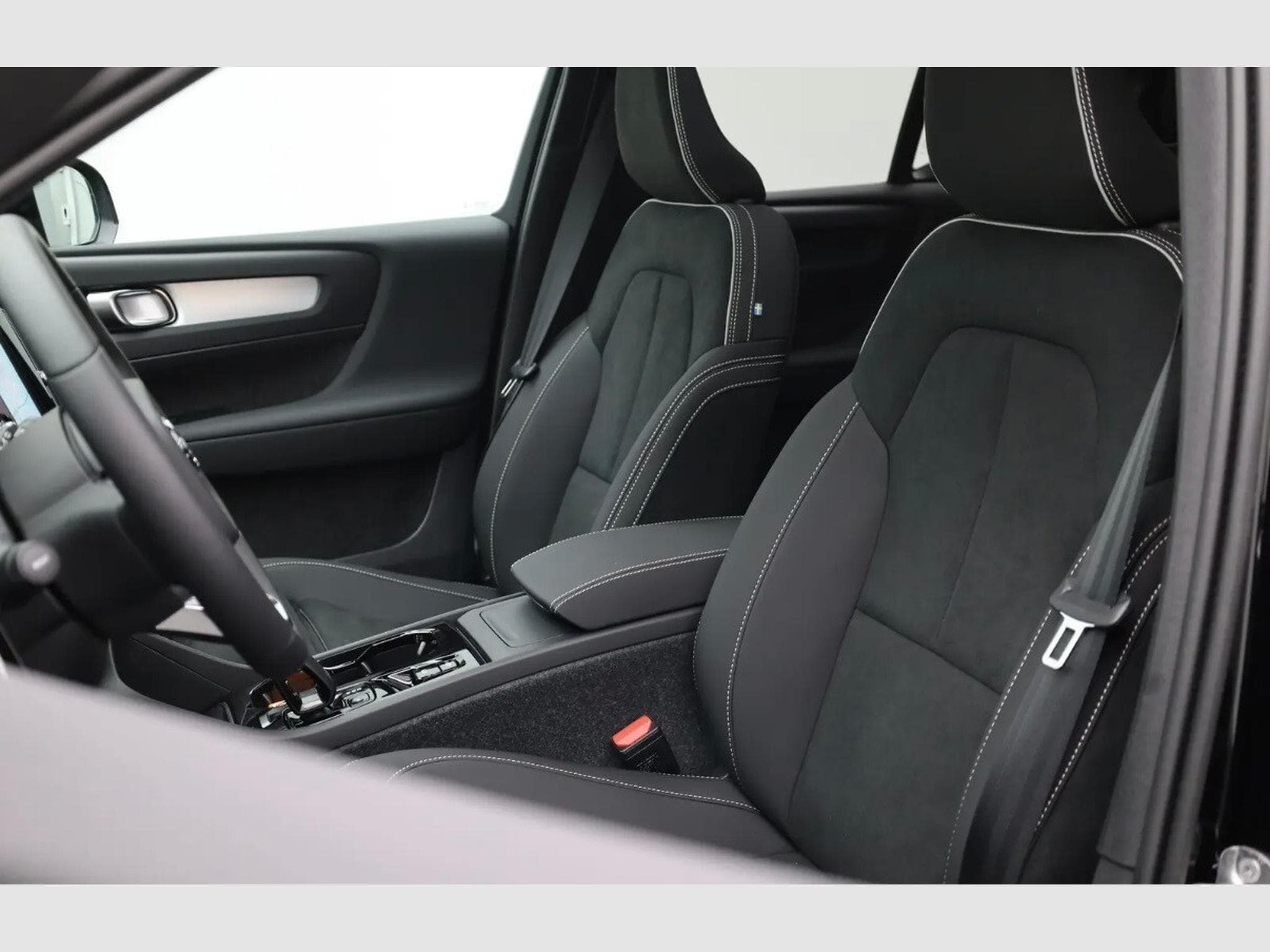 Volvo XC40 (2026) - Photo 7