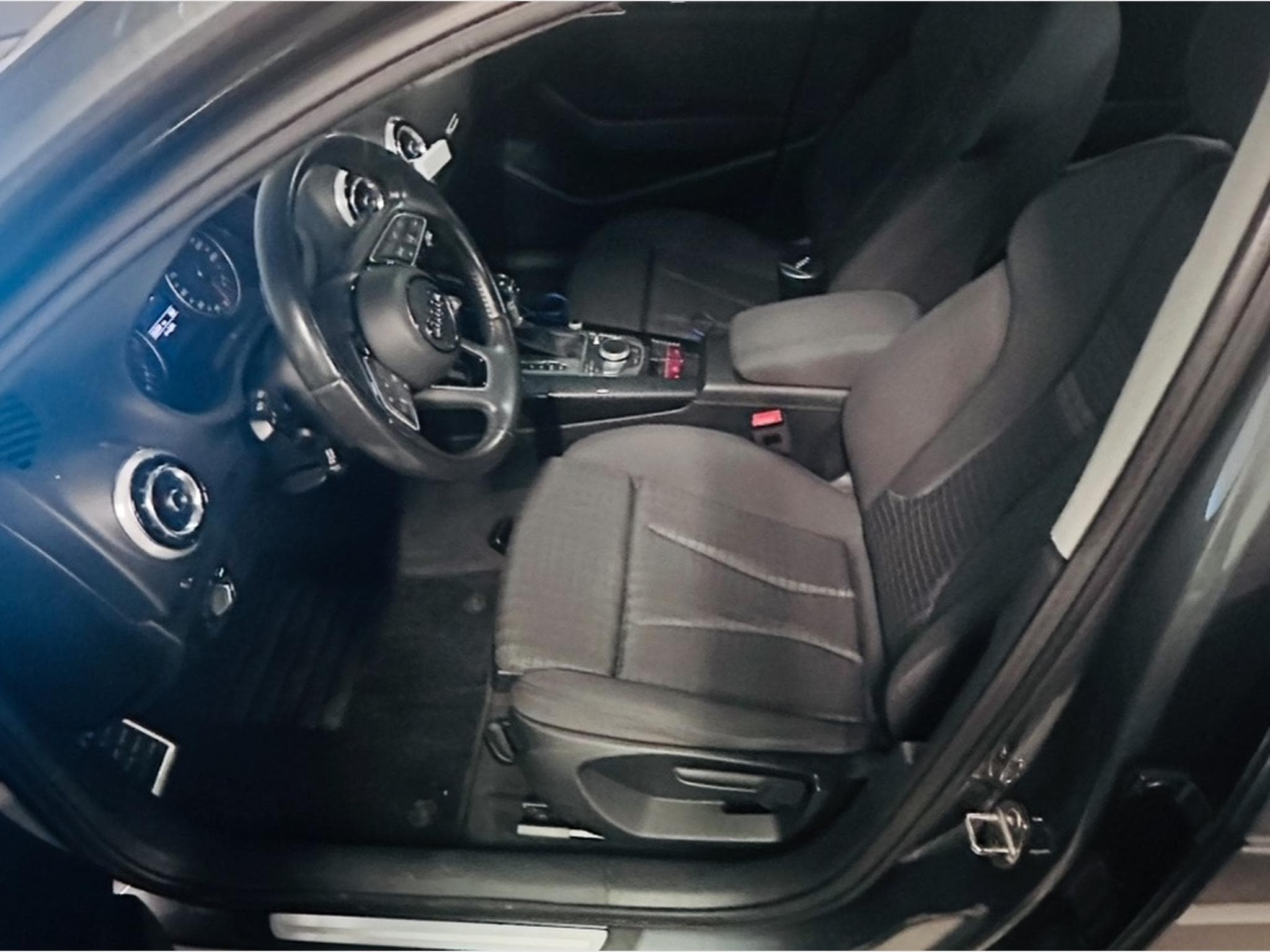 Audi A3 2.0 TDI 150 (2018) - Photo 3