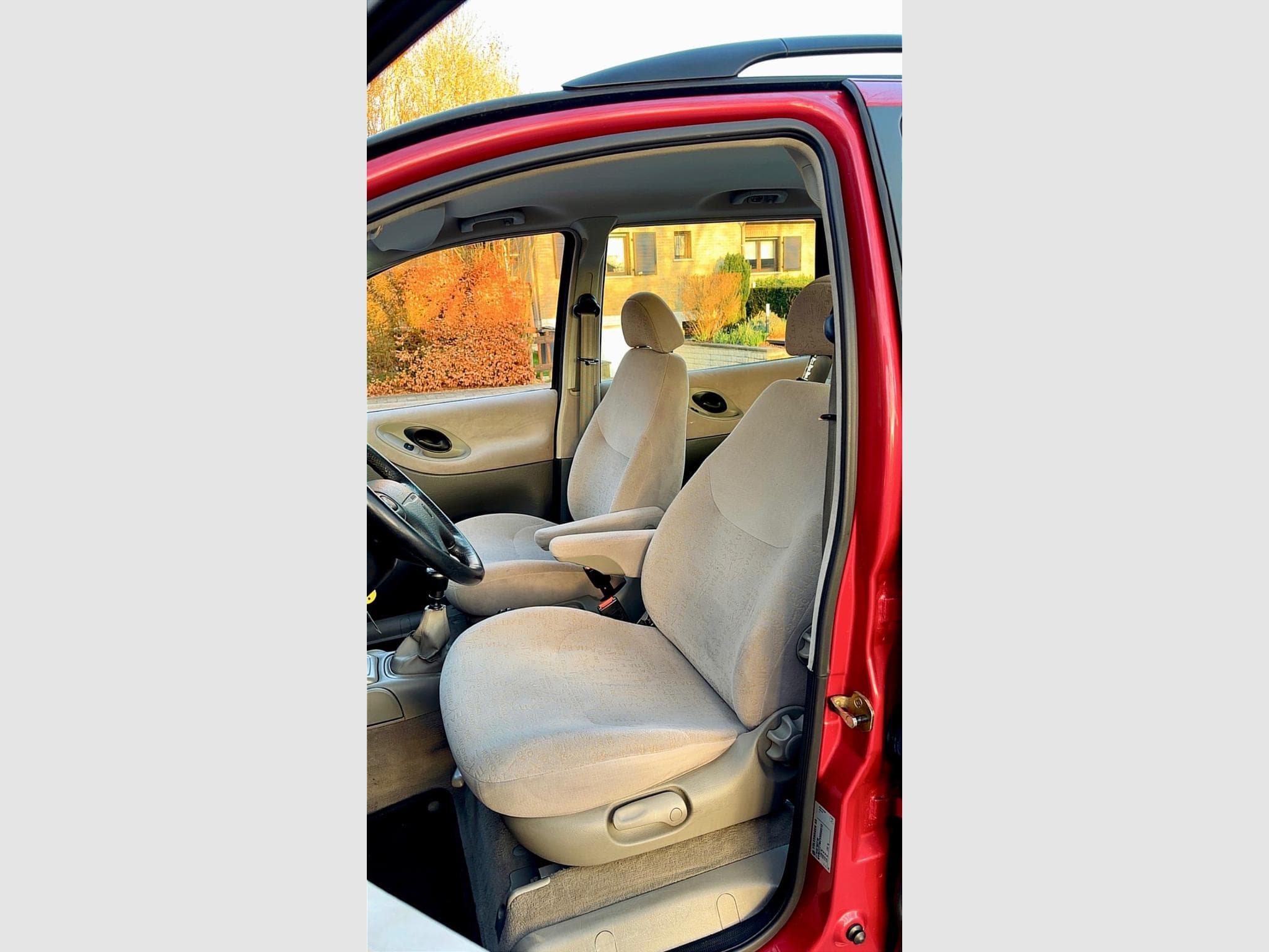 VW Sharan 1.9 tdii Carat (1997) - Photo 8