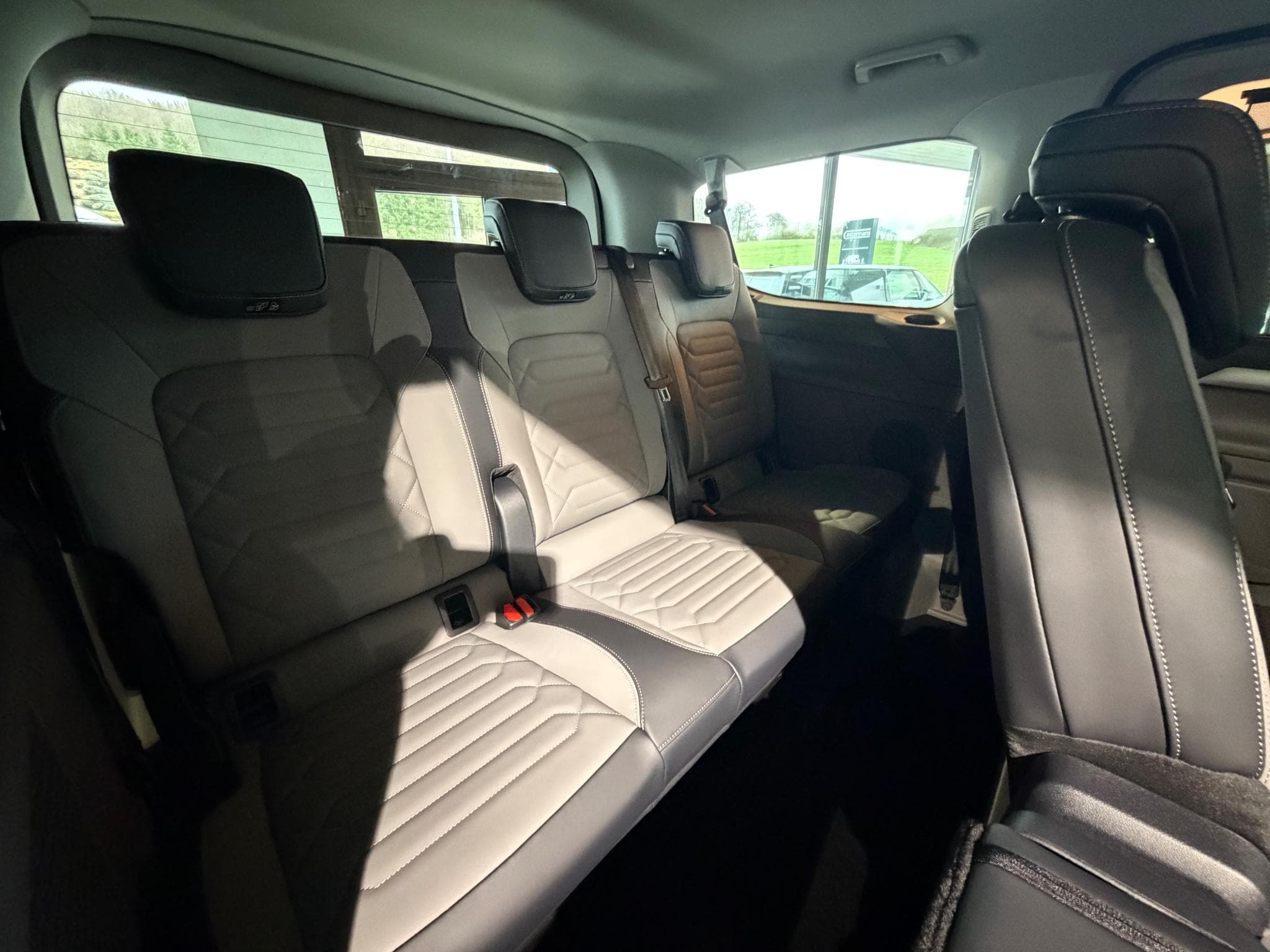 VW Caravelle 2.0 TDI 150 Style (2026) - Photo 5