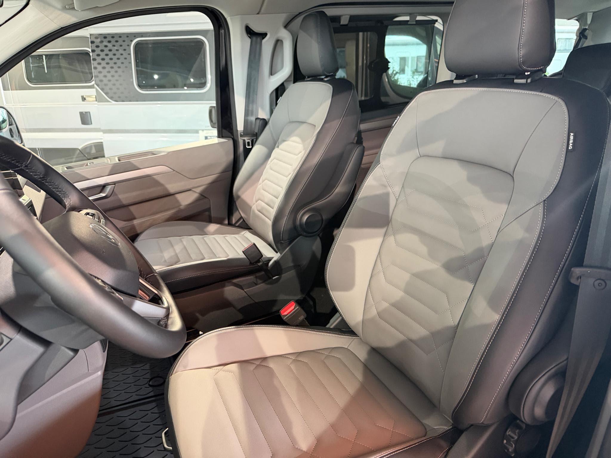 VW Caravelle 2.0 TDI 150 Style (2026) - Photo 6