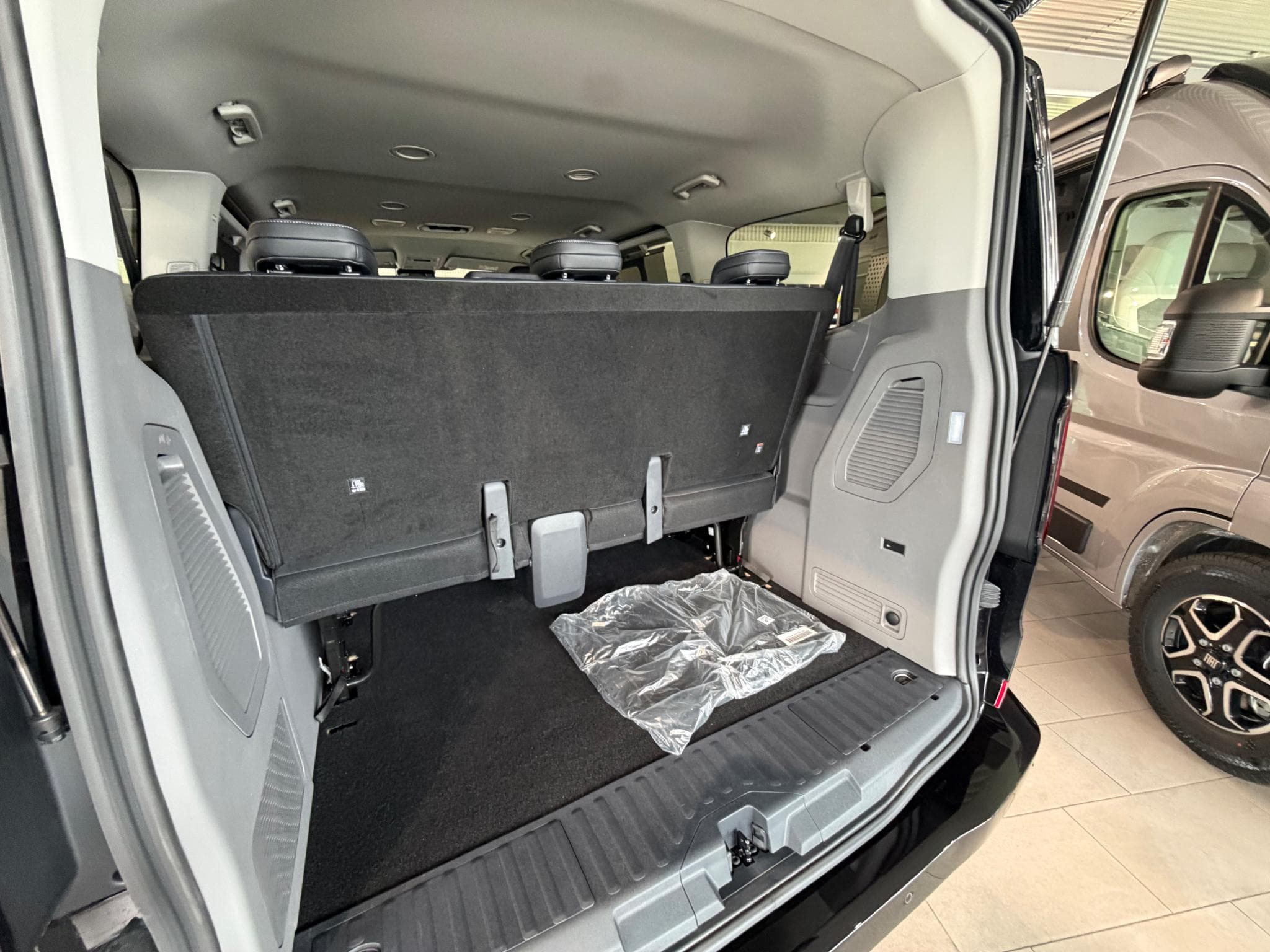 VW Caravelle 2.0 TDI 150 Style (2026) - Photo 10