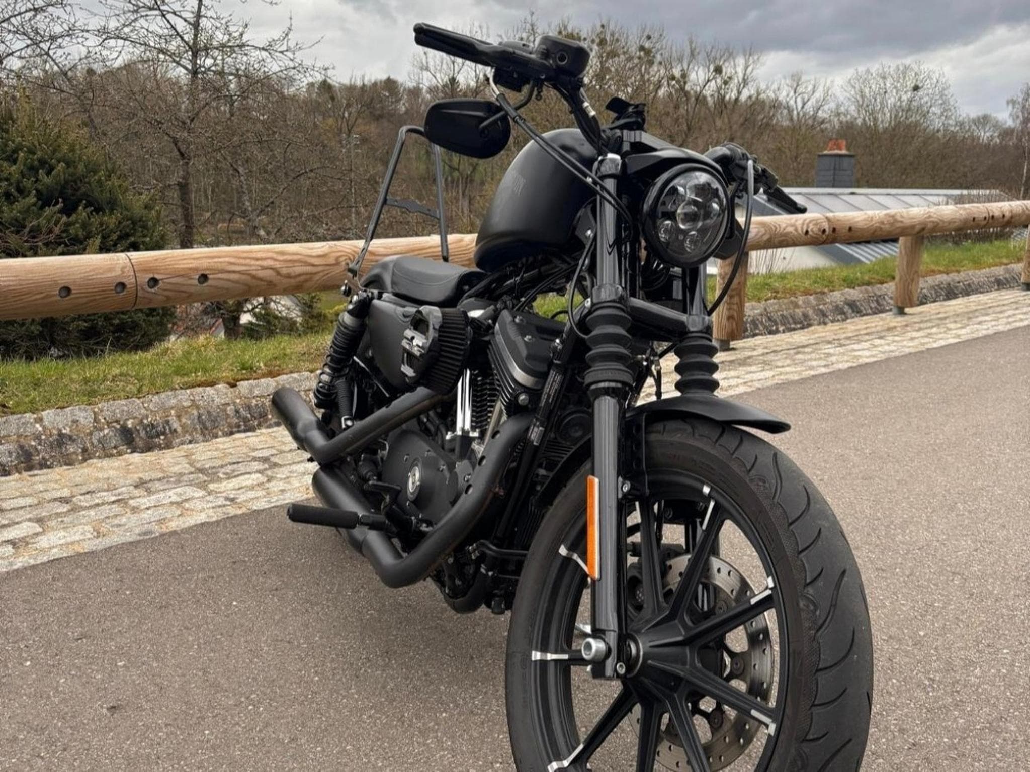 Harley-Davidson Softail Street Bob HARLEY DAVIDSON SPORSTER 1200 IRON (2016) - Photo 1