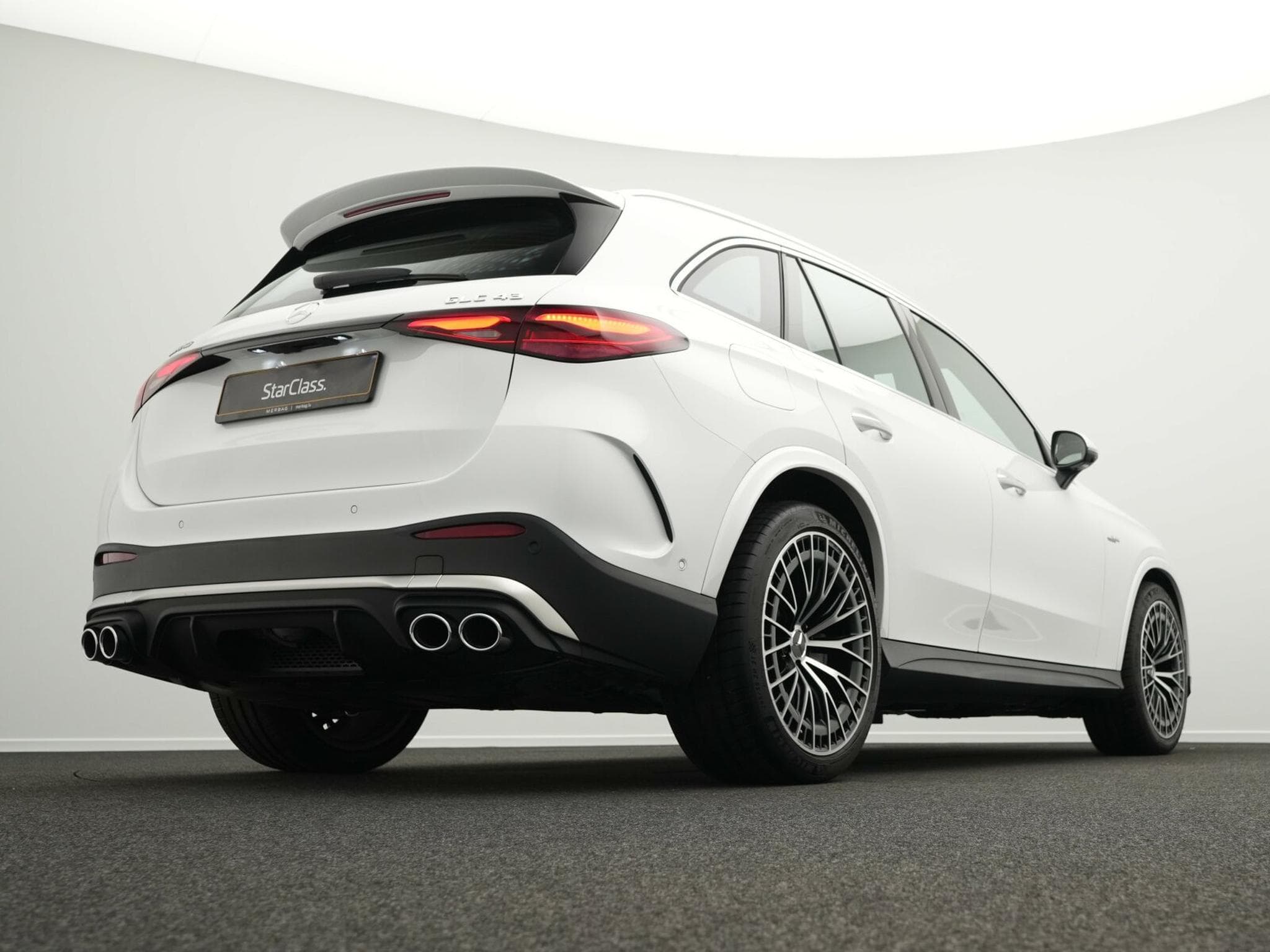 Mercedes GLC 43 AMG 4MATIC Digital+Pano+AHK+Burm (2025) - Foto 11