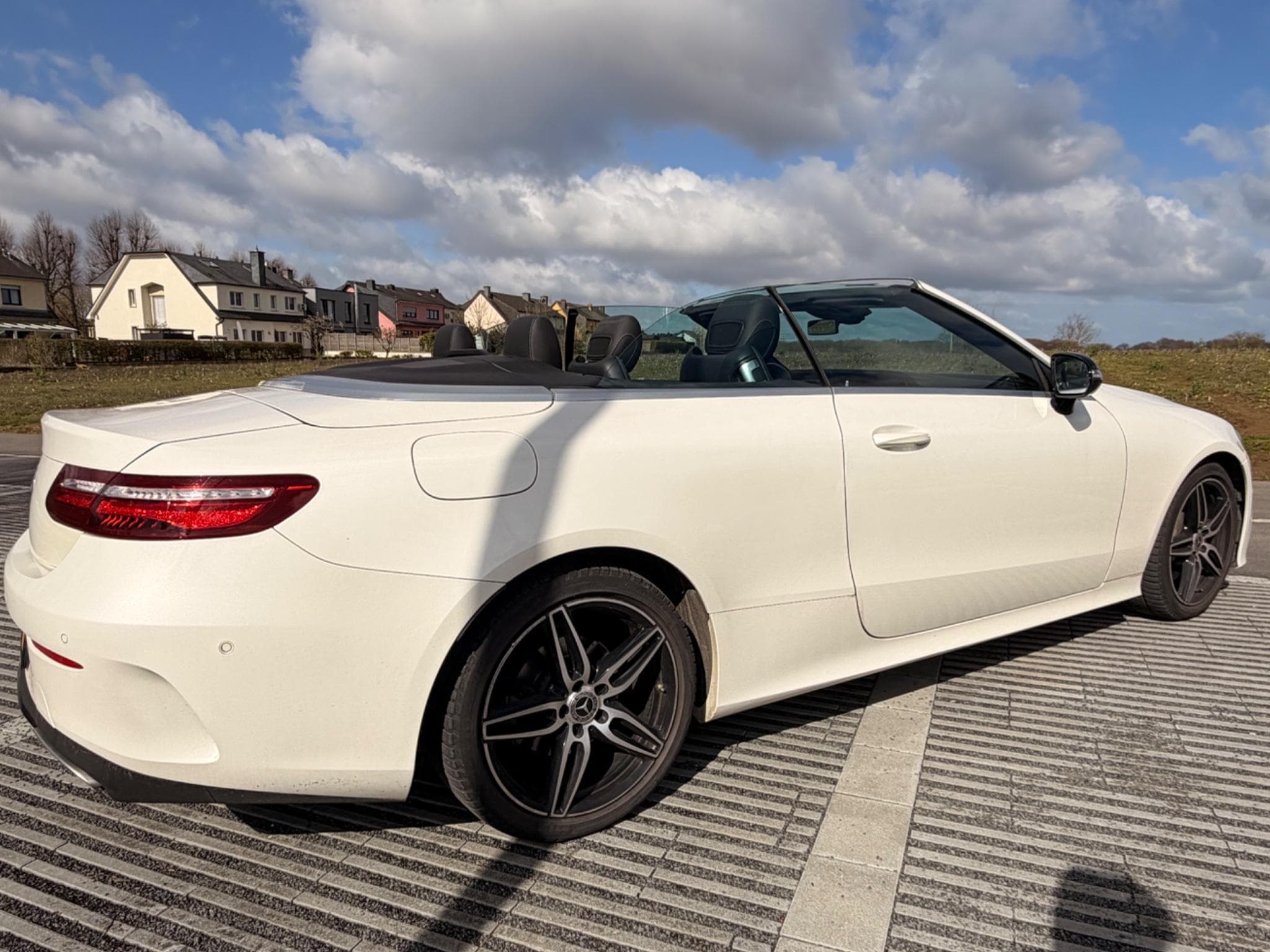 Mercedes E 300 AMG Line (2019) - Photo 8