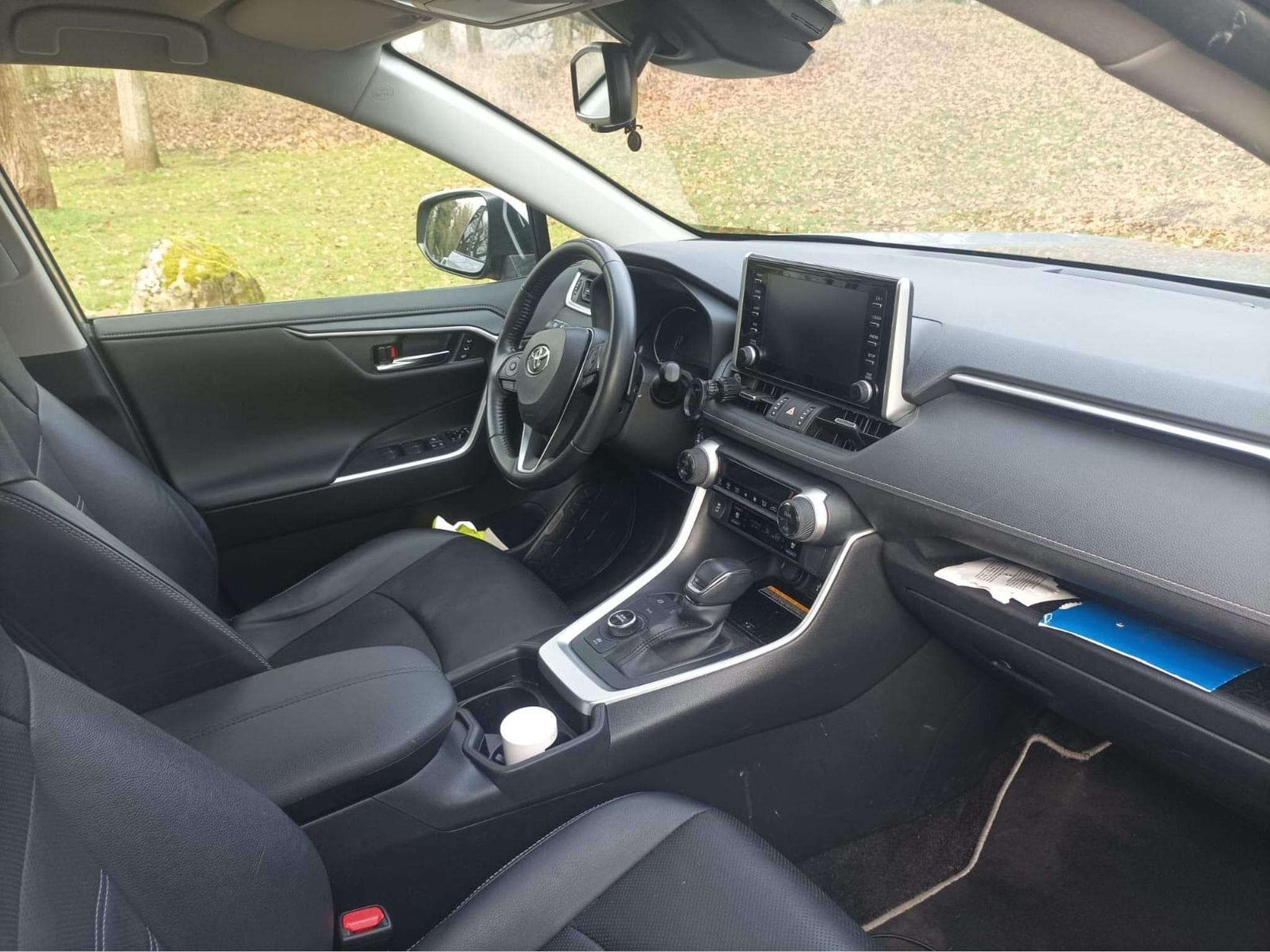 Toyota Rav 4 AWD e-CVT Premium Plus LHD (2022) - Photo 3