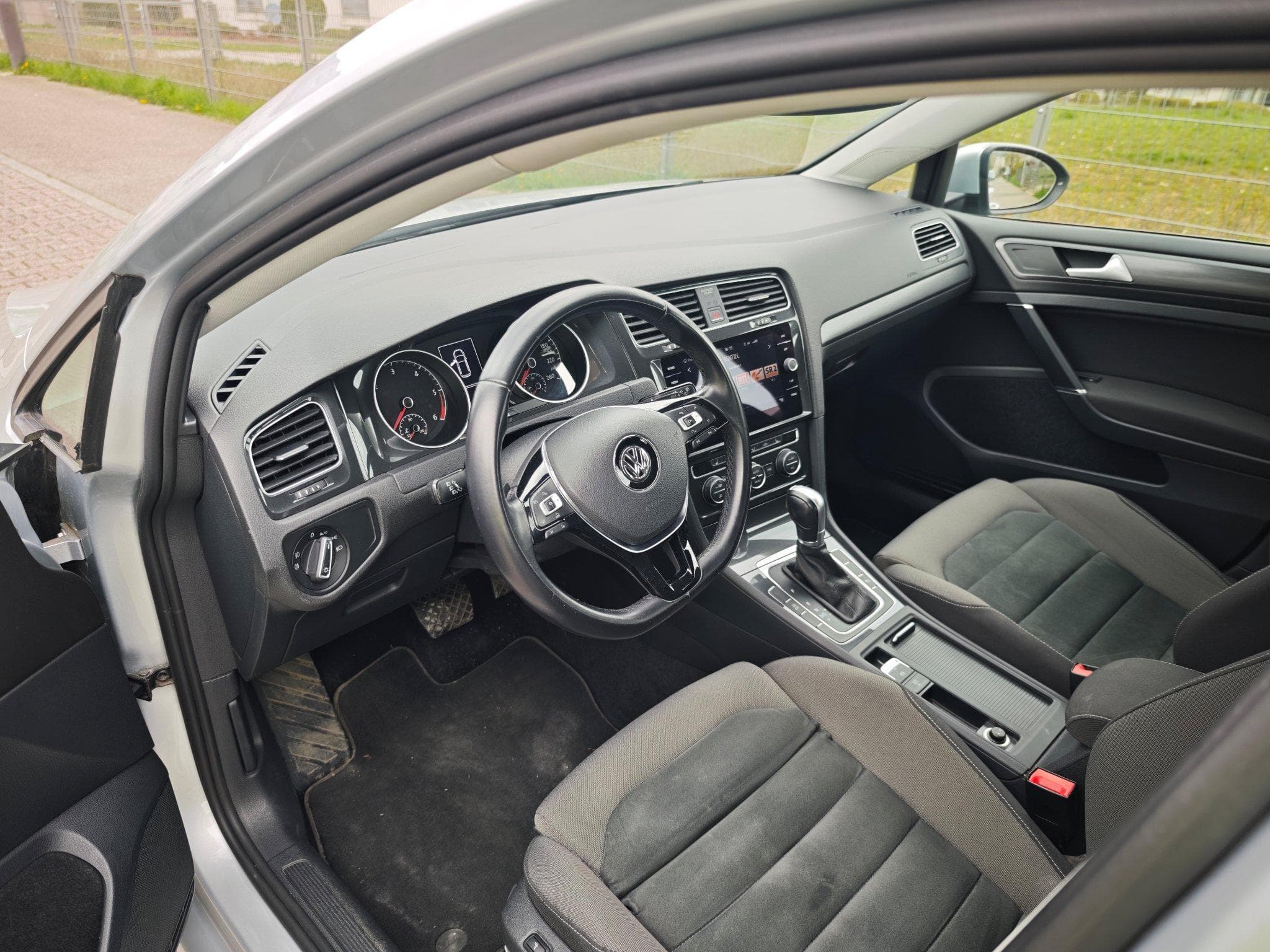 VW Golf VII 5-Türer (2018) - Photo 10