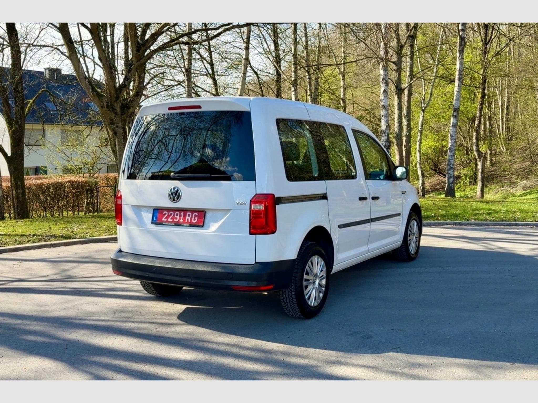 VW Caddy 2.0 tdi (2017) - Photo 2