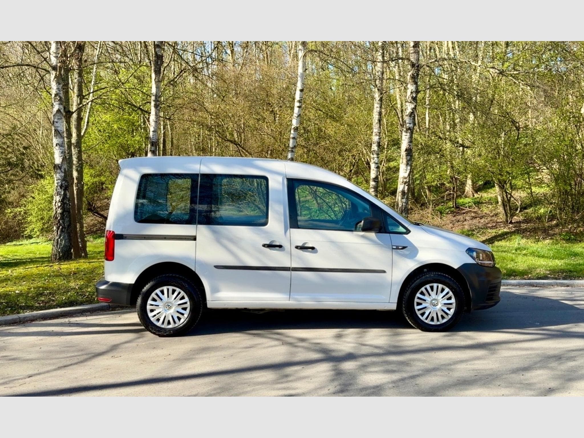 VW Caddy 2.0 tdi (2017) - Photo 4