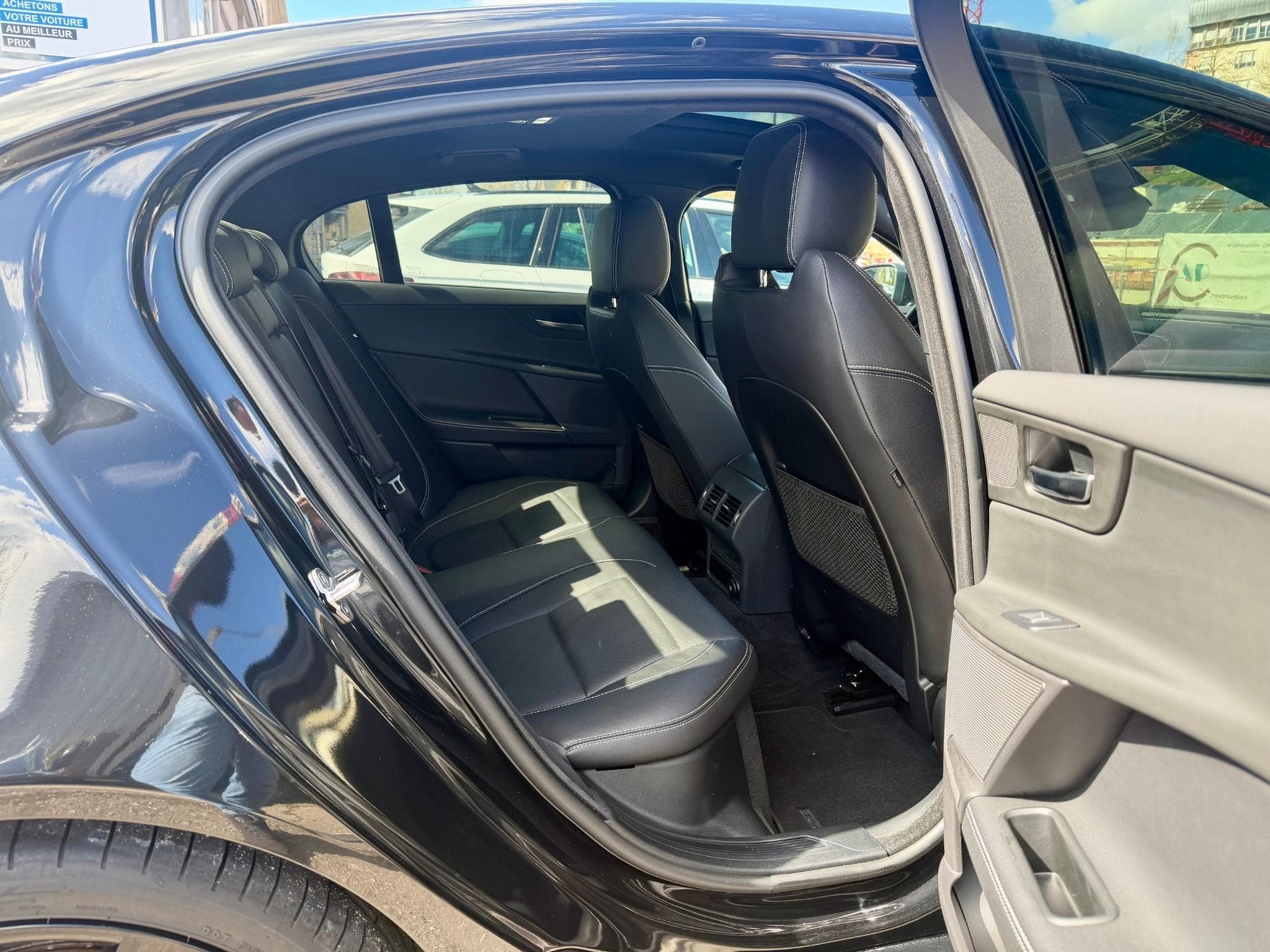 Jaguar XE 25d 240 AWD Aut. R-Sport PANO/HEAD-UP/360°/ACC (2018) - Photo 10