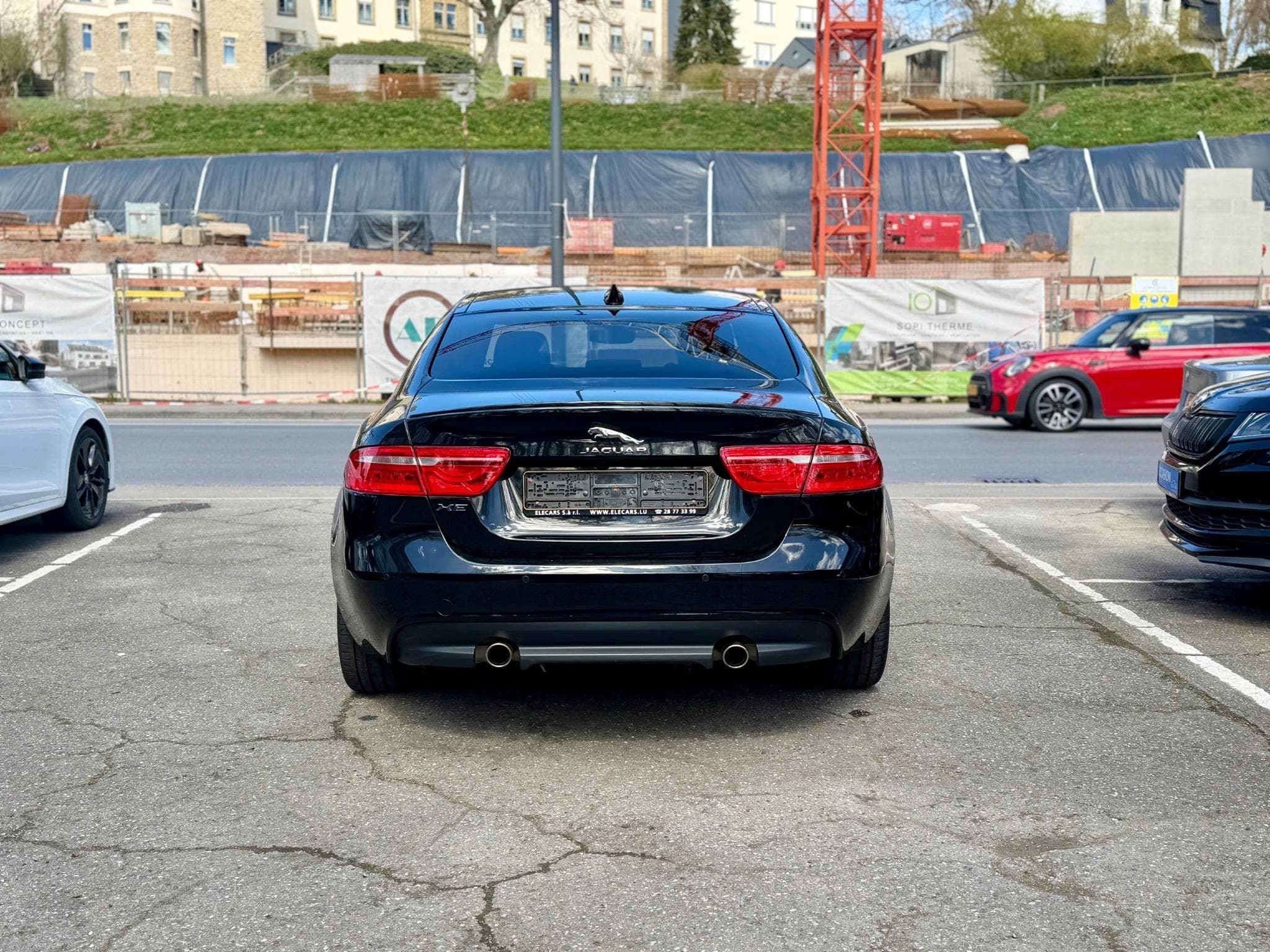 Jaguar XE 25d 240 AWD Aut. R-Sport PANO/HEAD-UP/360°/ACC (2018) - Photo 5