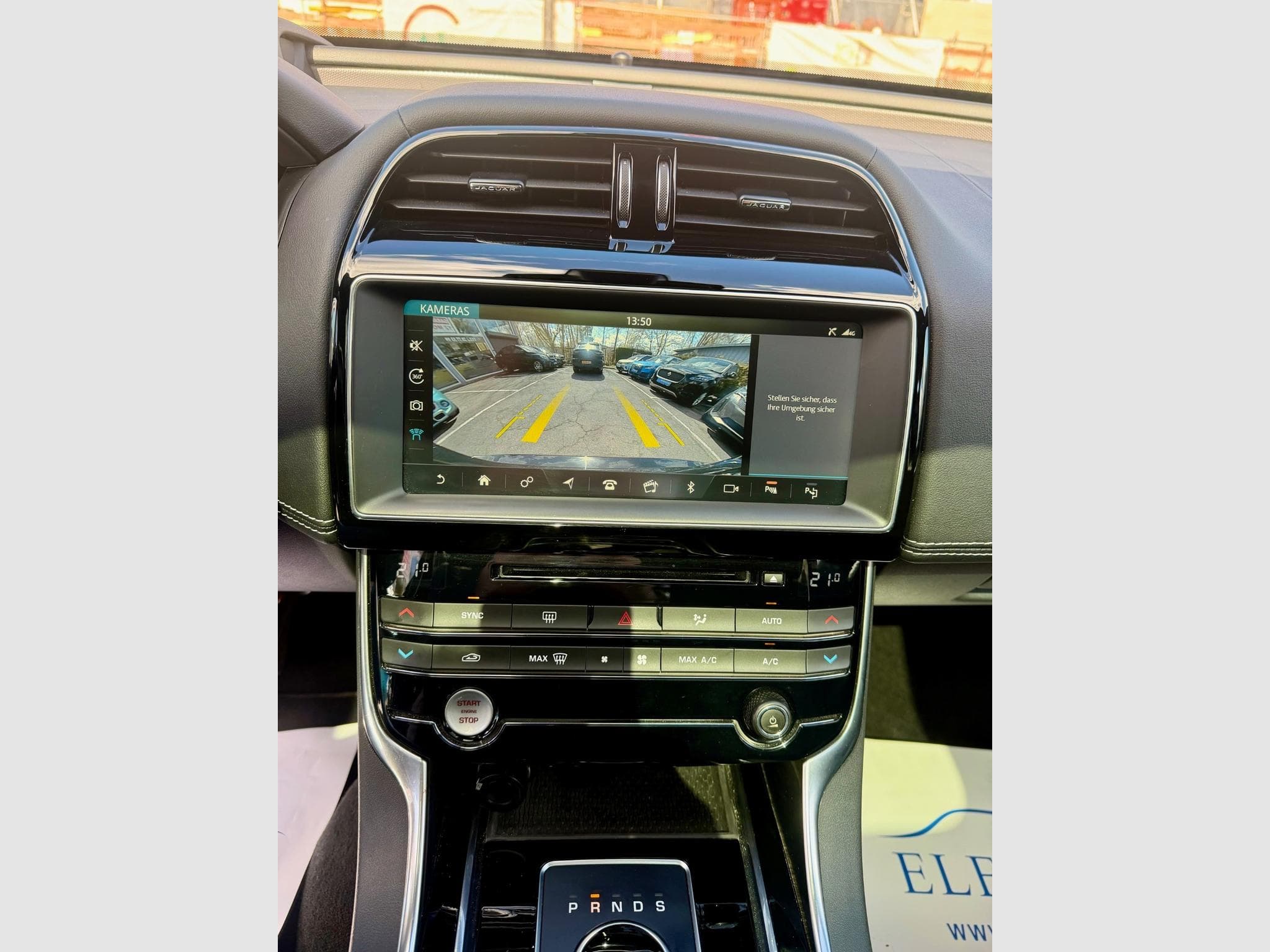 Jaguar XE 25d 240 AWD Aut. R-Sport PANO/HEAD-UP/360°/ACC (2018) - Photo 13