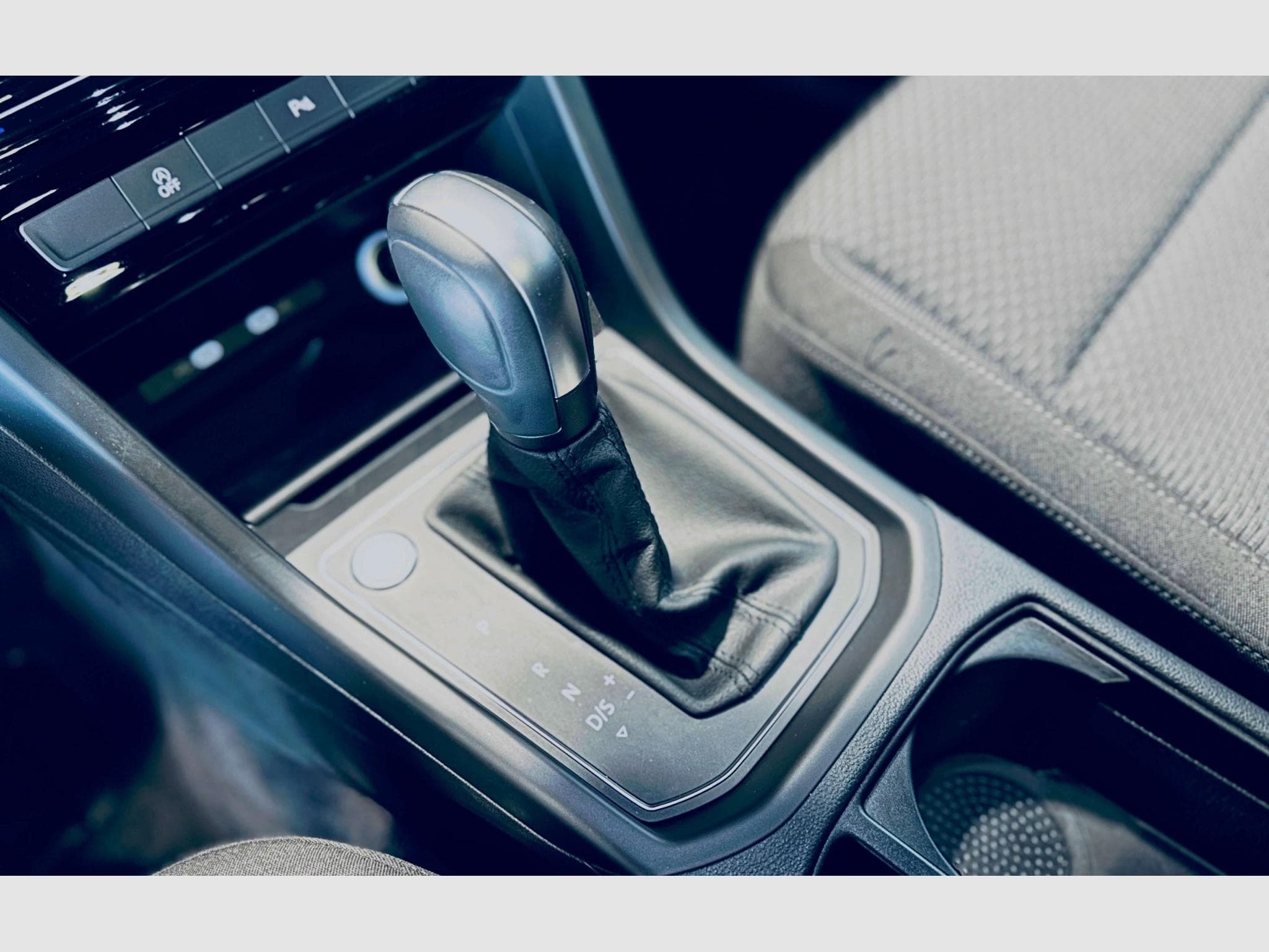 VW Touran TOURAN 4ALL TSI DSG (2025) - Photo 9