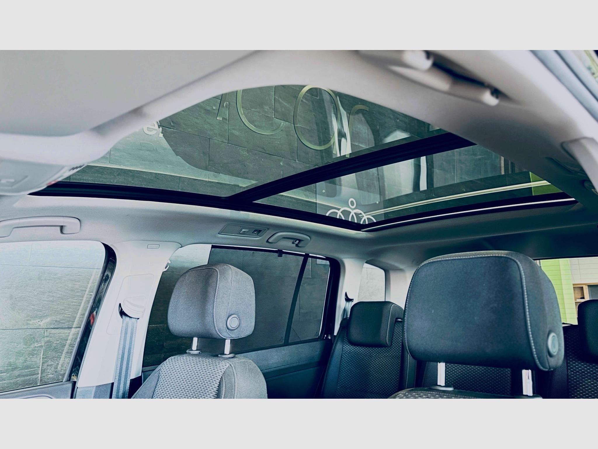 VW Touran TOURAN 4ALL TSI DSG (2025) - Photo 12