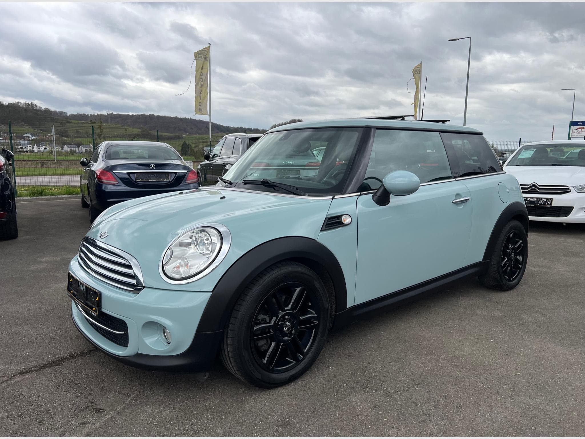 Mini Cooper COOPER D 2.0d 110CV Auto. Ice Blue special edition (2012) - Photo 1