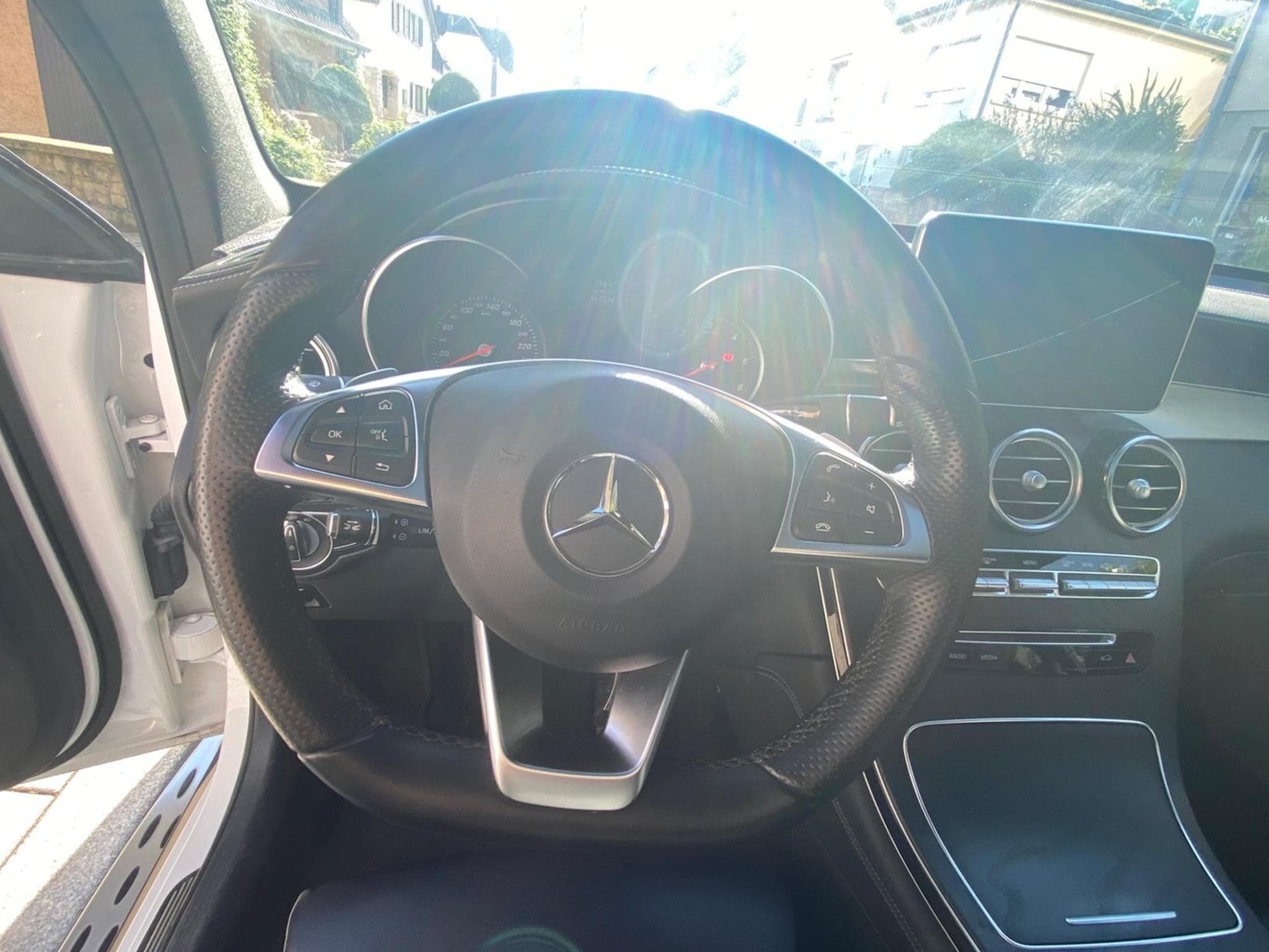 Mercedes GLC 350 (2018) - Photo 4