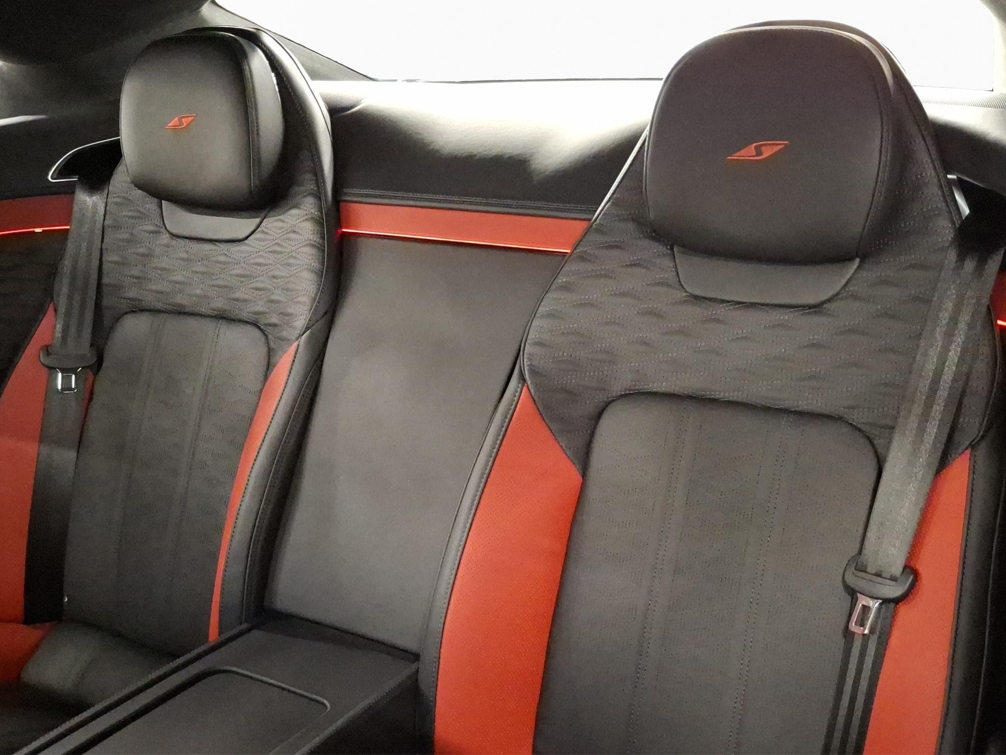 Bentley Continental GT S (2027) - Photo 13