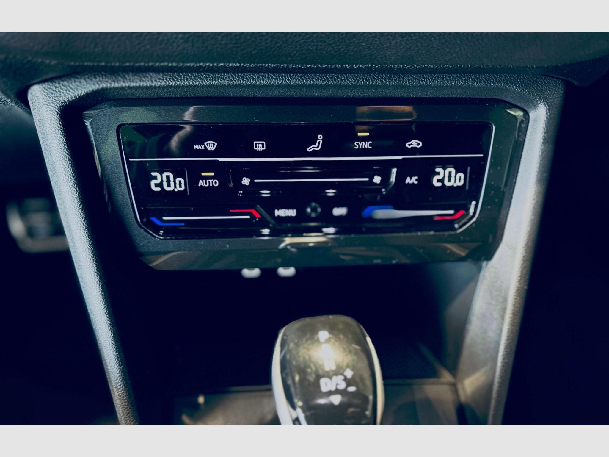 VW Tiguan TIGUAN R-LINE TDI DSG (2023) - Photo 11