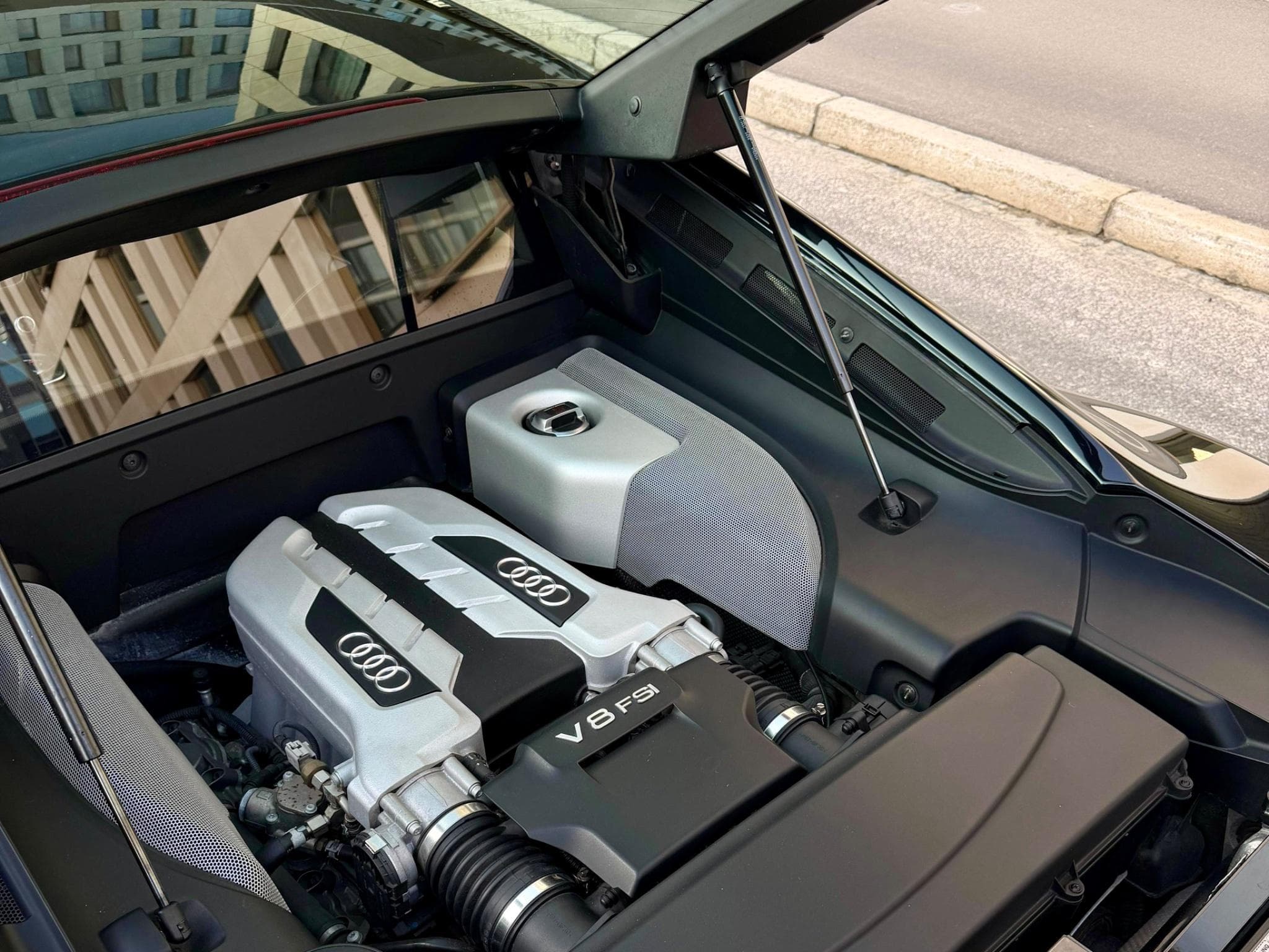 Audi R8 FULL CARBON (2008) - Photo 3