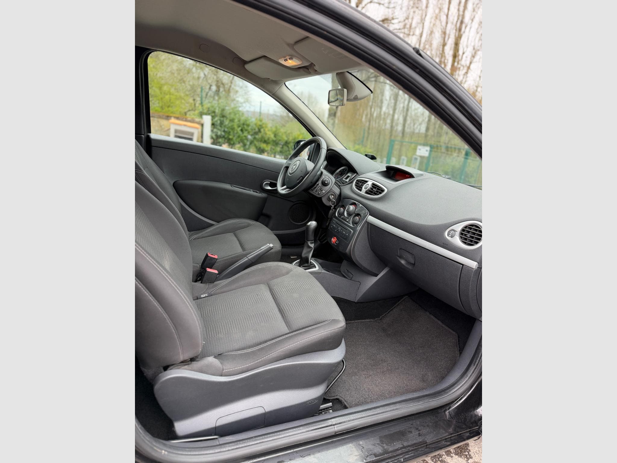 Renault Clio 1.5 (2011) - Photo 7