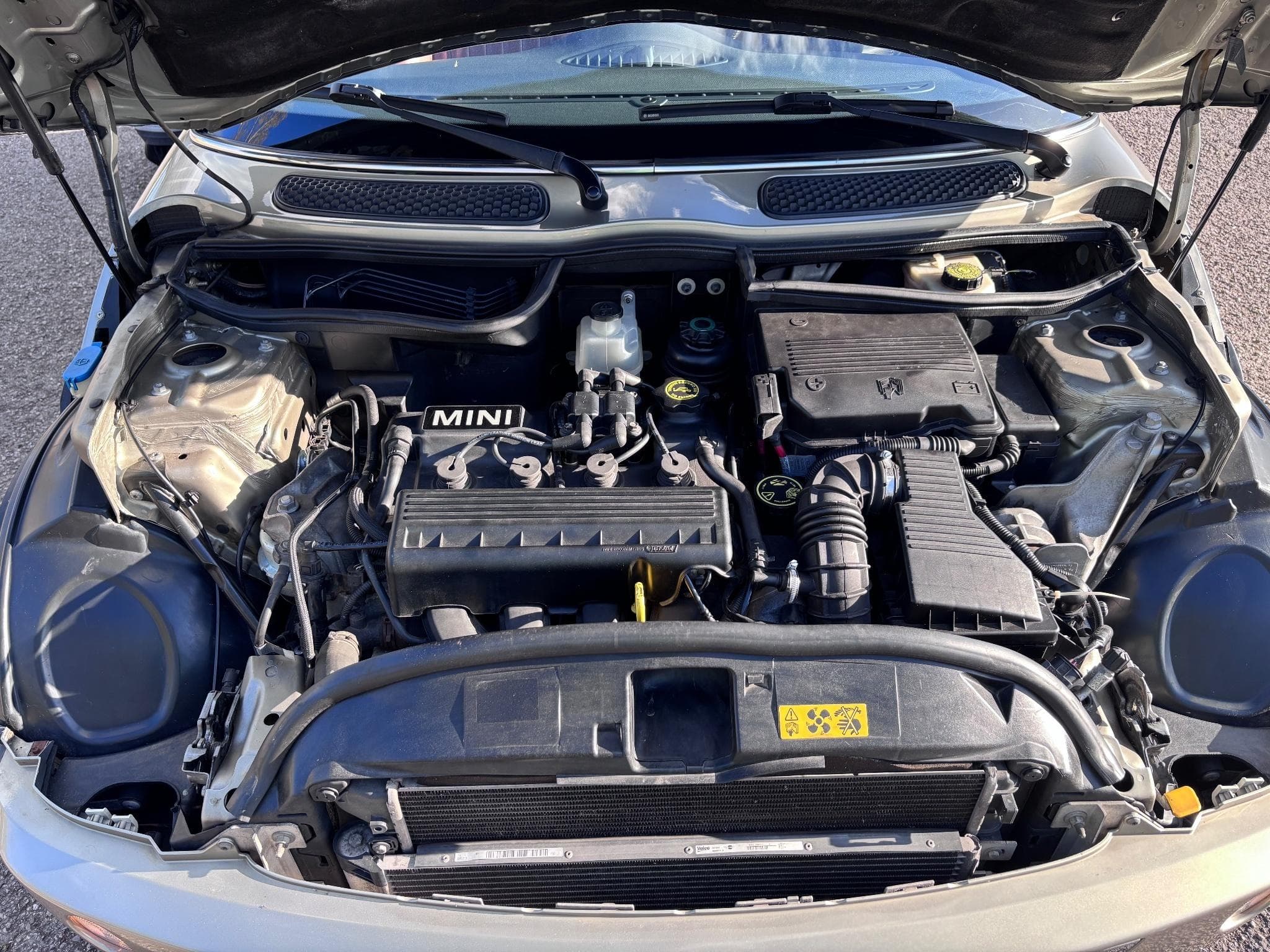 Mini One Sidewalk (2007) - Photo 15