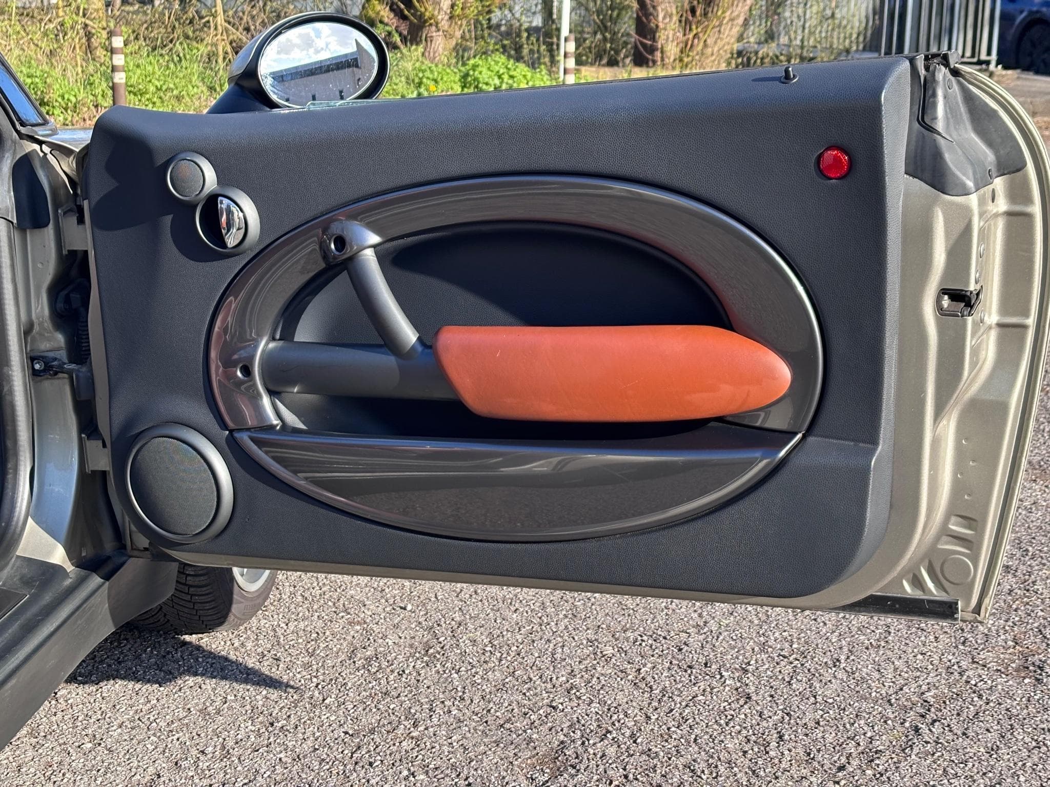 Mini One Sidewalk (2007) - Photo 13