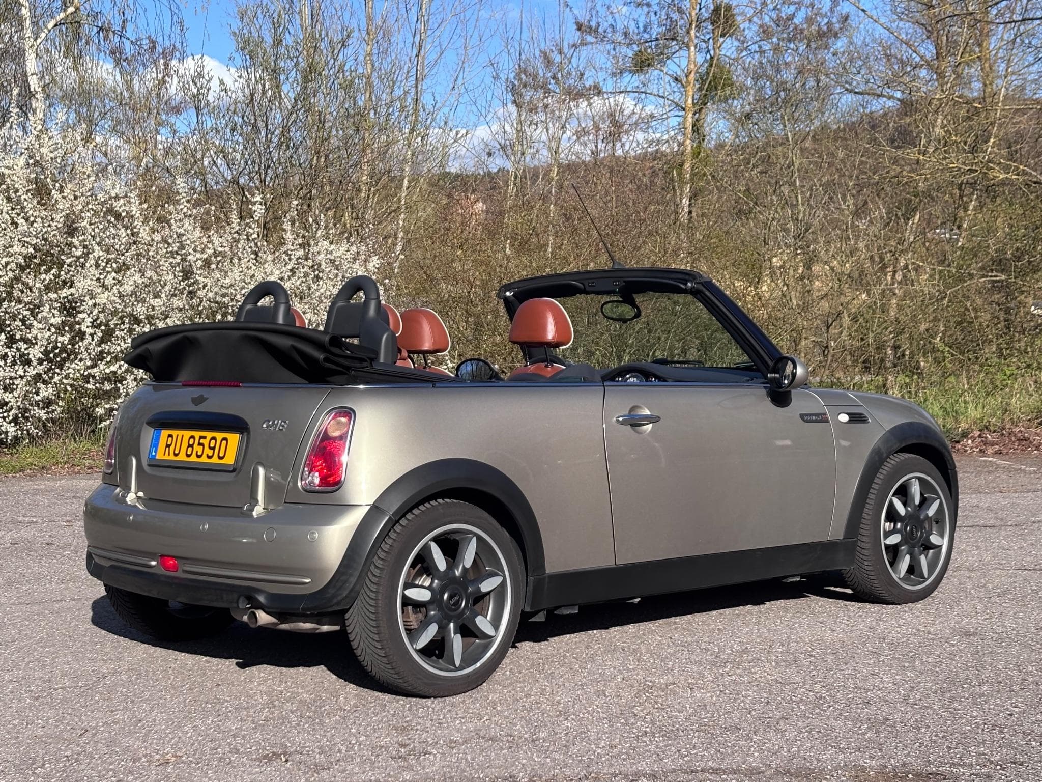 Mini One Sidewalk (2007) - Photo 3