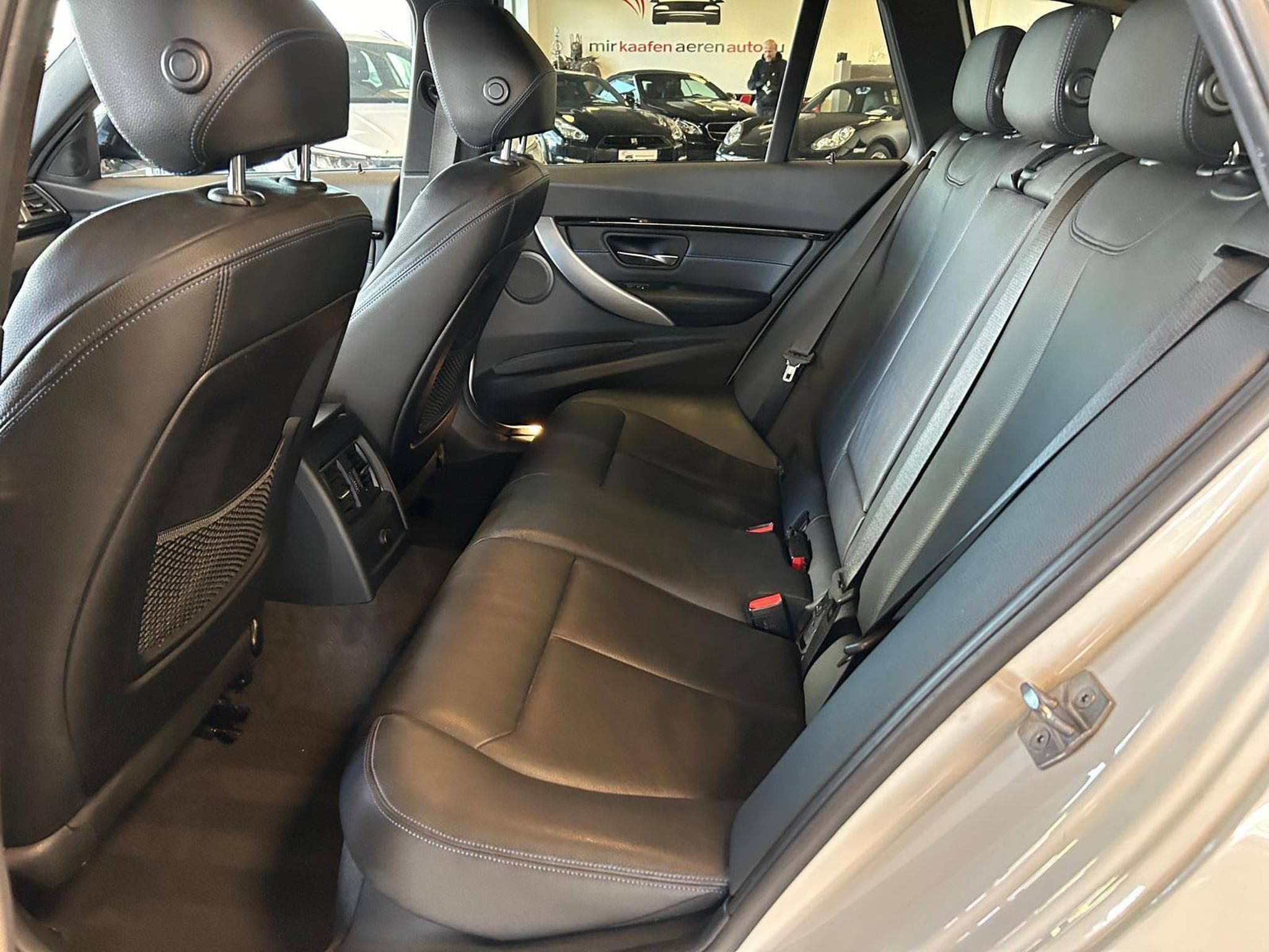 BMW 320 i xDrive M Sport (2018) - Photo 13