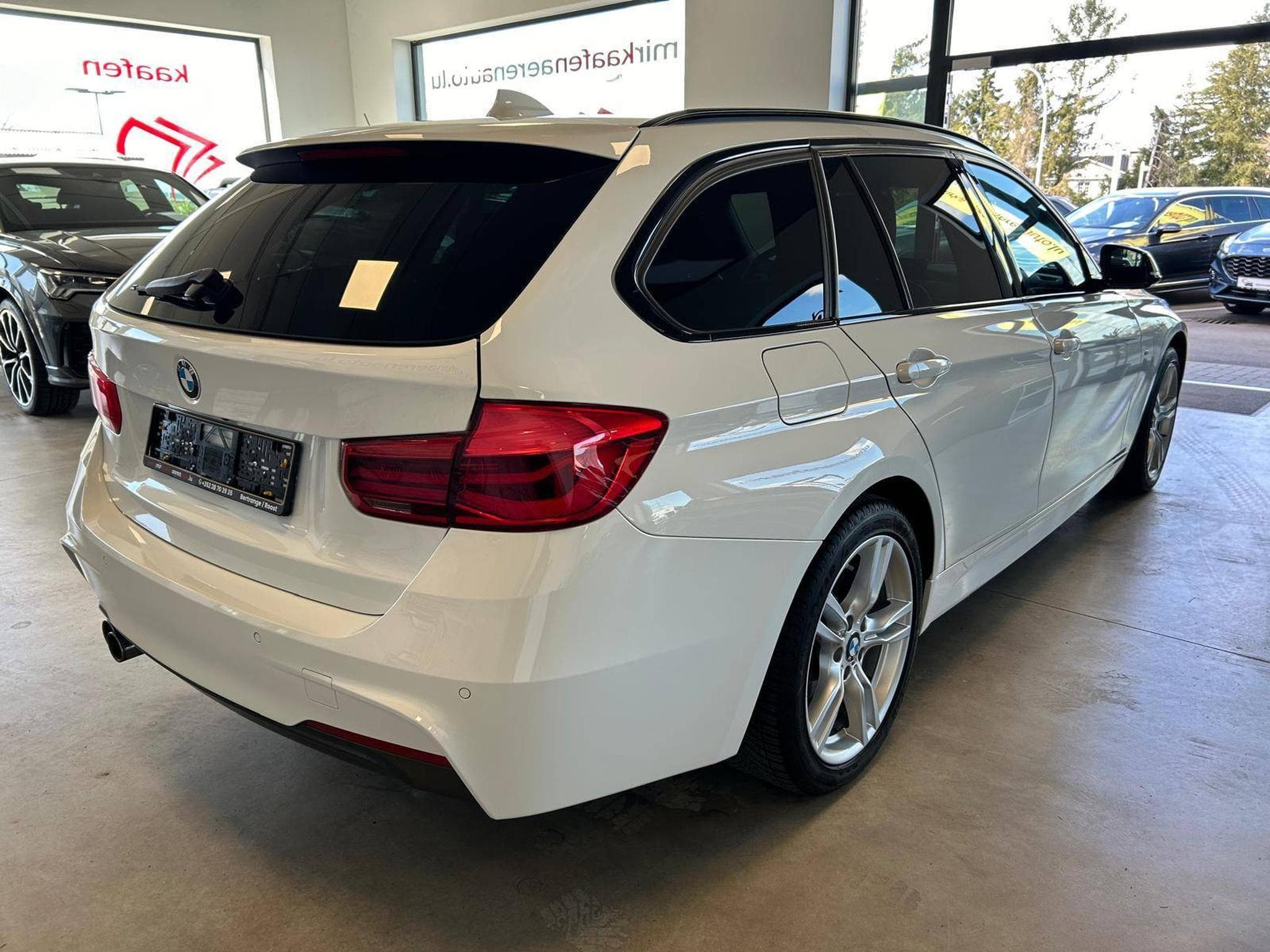 BMW 320 i xDrive M Sport (2018) - Photo 3