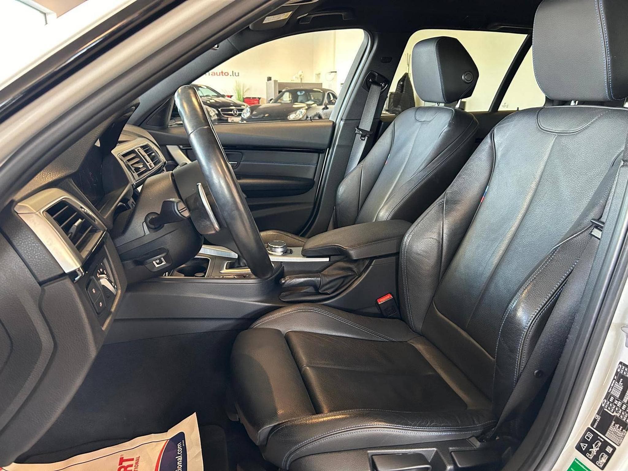 BMW 320 i xDrive M Sport (2018) - Photo 12