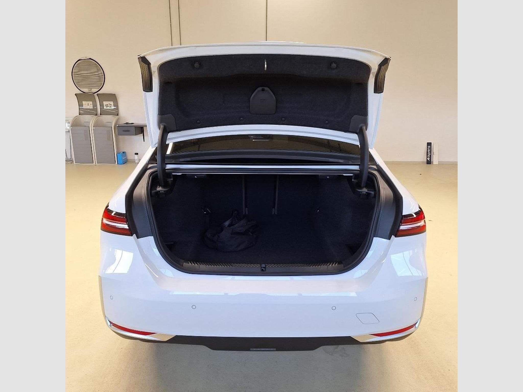 BMW 530 530E PHEV - Seulement 51 km (2025) - Foto 15