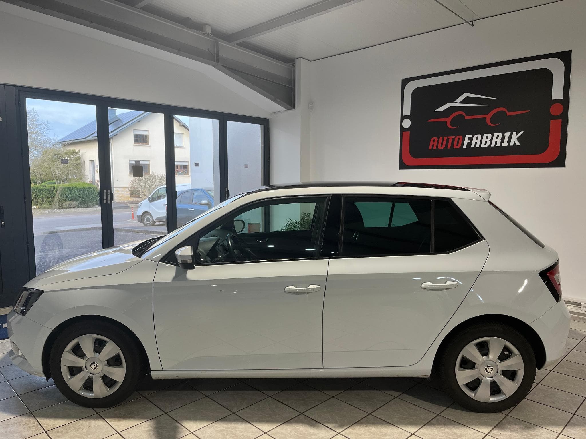 Skoda Fabia 1.2 TSI 110ch Style Greentec (2016) - Foto 2